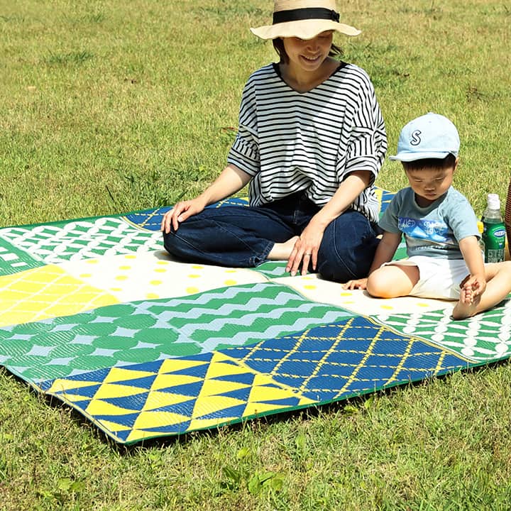 【新商品】パッチワーク調 洗える ラグ アウトドア 収納袋付き 国産 日本製 丈夫 約174×174cm 江戸間2畳 送料無料