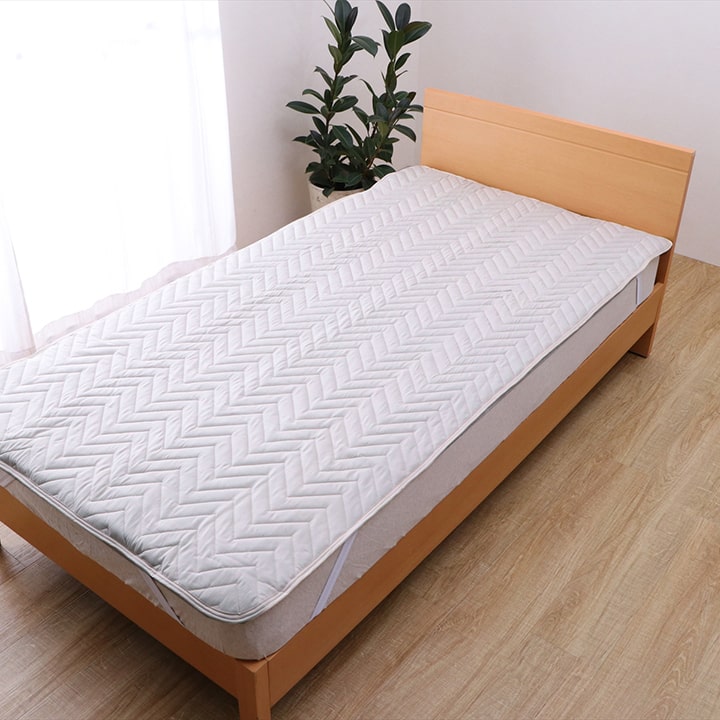 【新商品】寝具 オールシーズン 快適睡眠 ベッドパッド 洗える アレルプルーフ 抗菌 消臭 アレル物質吸着 洗濯機OK 四隅ゴムバンド付き ズレにくい シングル 100×200cm 送料無料