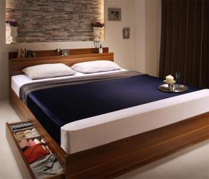 【新商品】棚・コンセント付収納ベッド Irvine アーヴァイン プレミアムボンネルコイルマットレス付き ダブル 送料無料