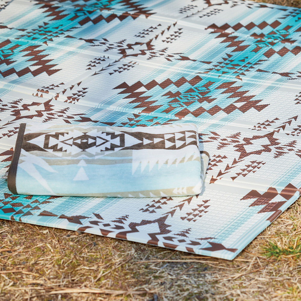 【新商品】折りたためて水拭きできるプレイマット エクスキリム アウトドアにも 118×176cm 送料無料