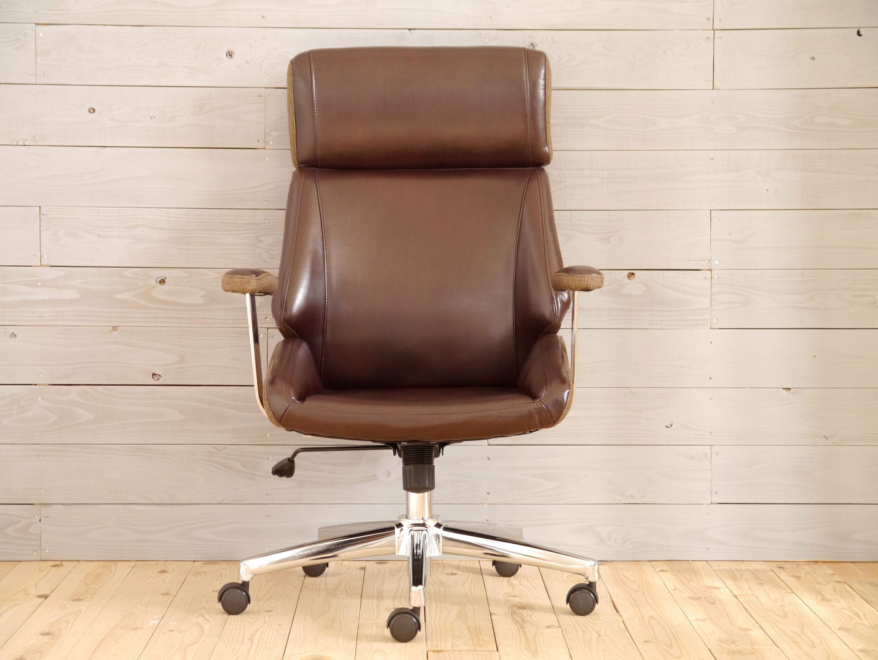 オフィスチェア 幅670mm×奥行670mm×高さ1040~1120mm×座面高390~470mm - 【公式】allecore(アレコレ) 家具インテリア・生活雑貨のオンライン通販