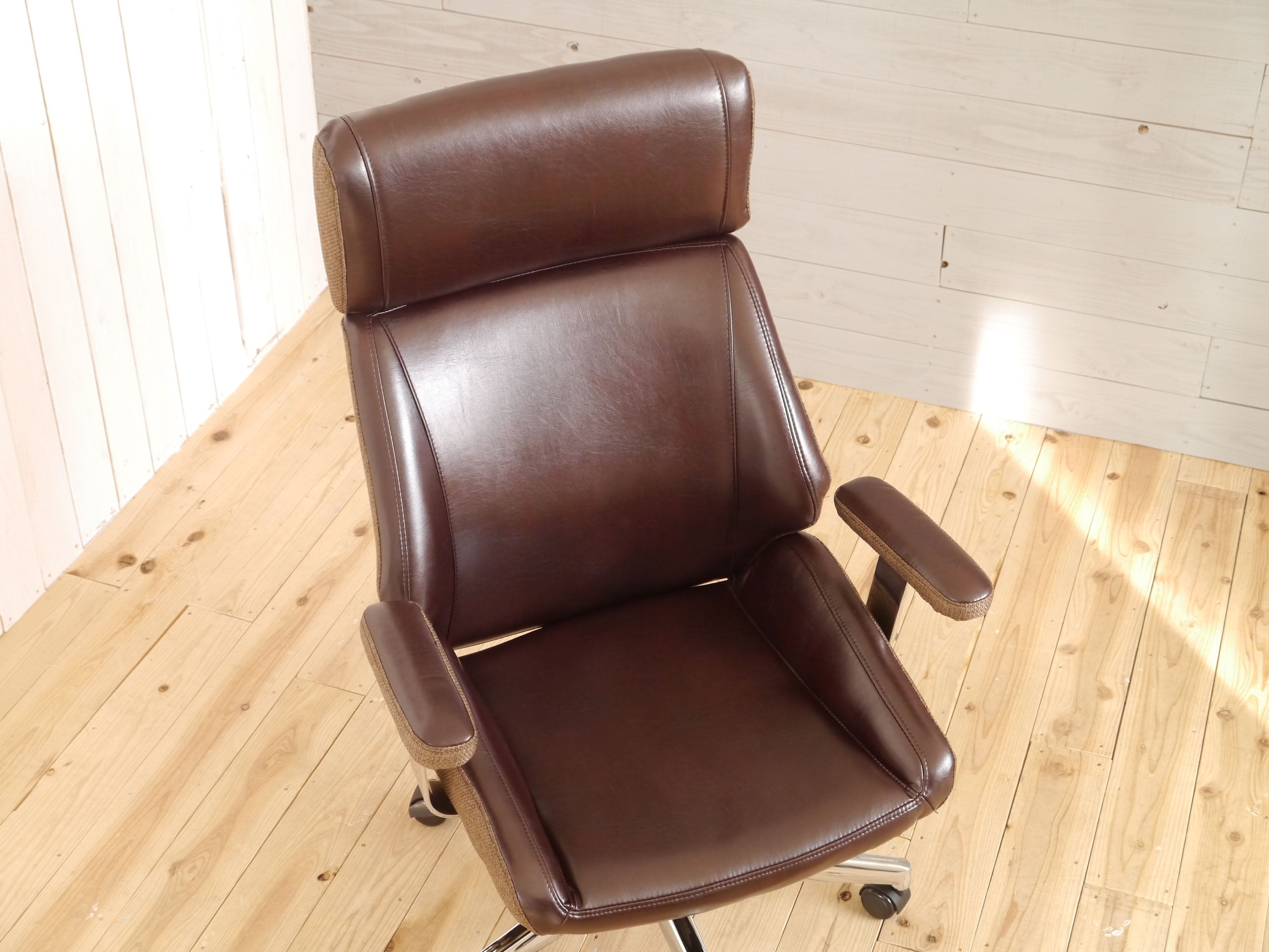 オフィスチェア 幅670mm×奥行670mm×高さ1040~1120mm×座面高390~470mm - 【公式】allecore(アレコレ) 家具インテリア・生活雑貨のオンライン通販