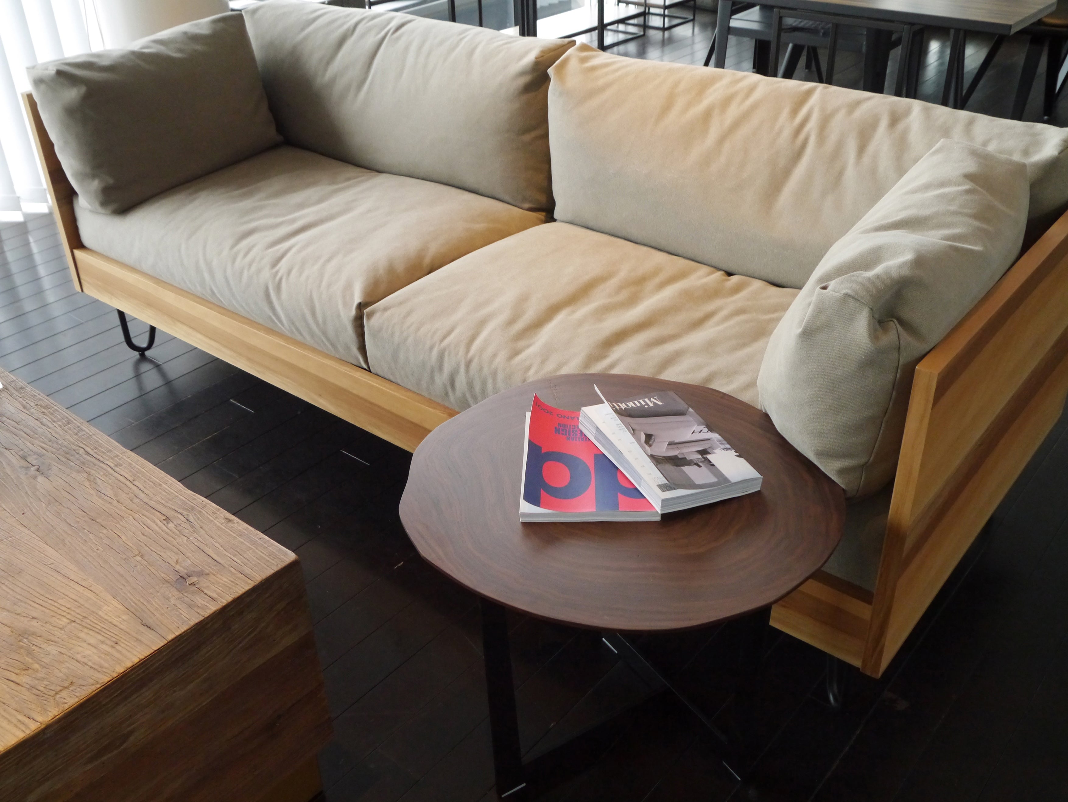 サイドテーブル 幅555mm×奥行555mm×高さ465mm