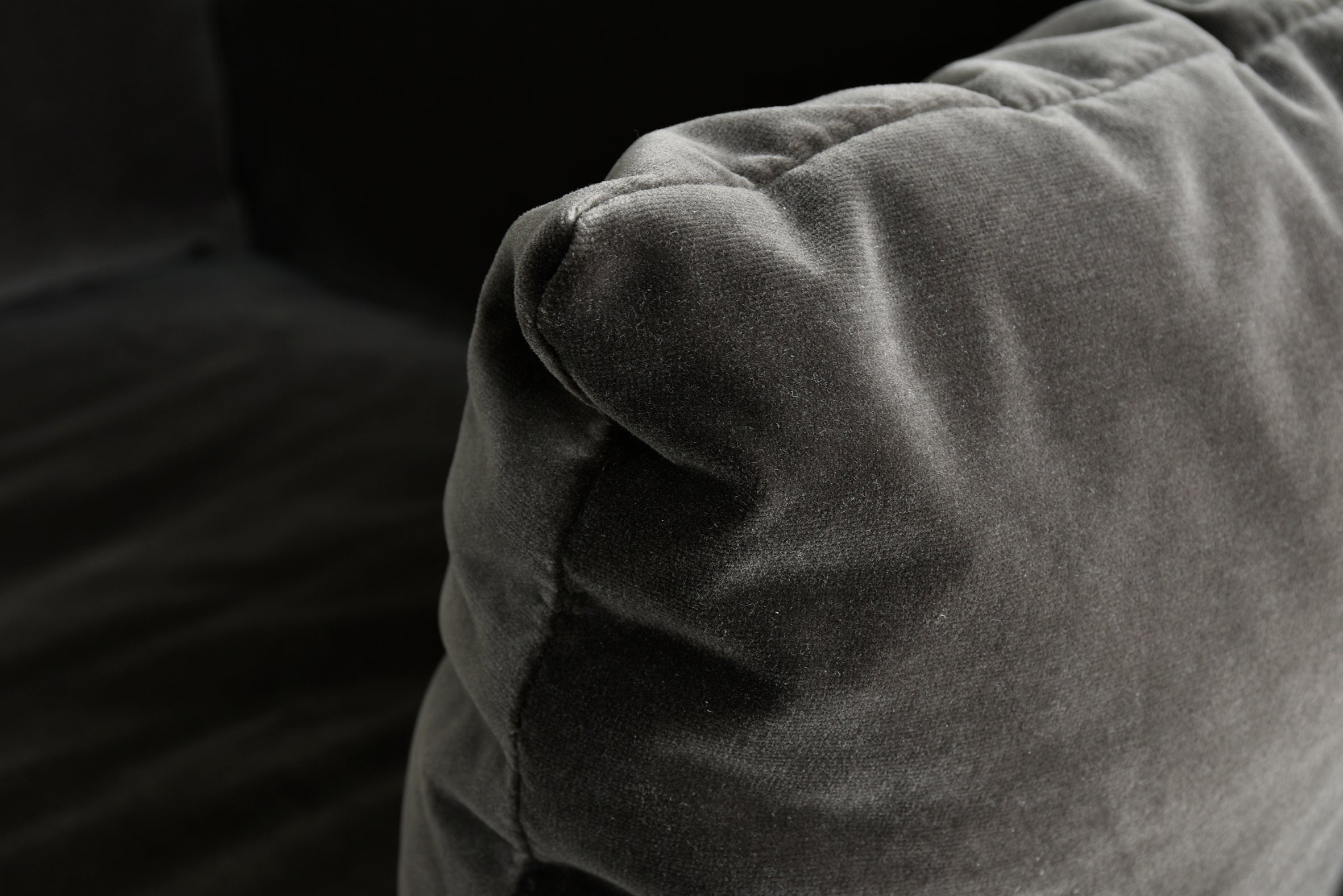 ソファ 3人掛け 完成品 幅2000mm×奥行840mm×高さ800mm・床から座面380mm