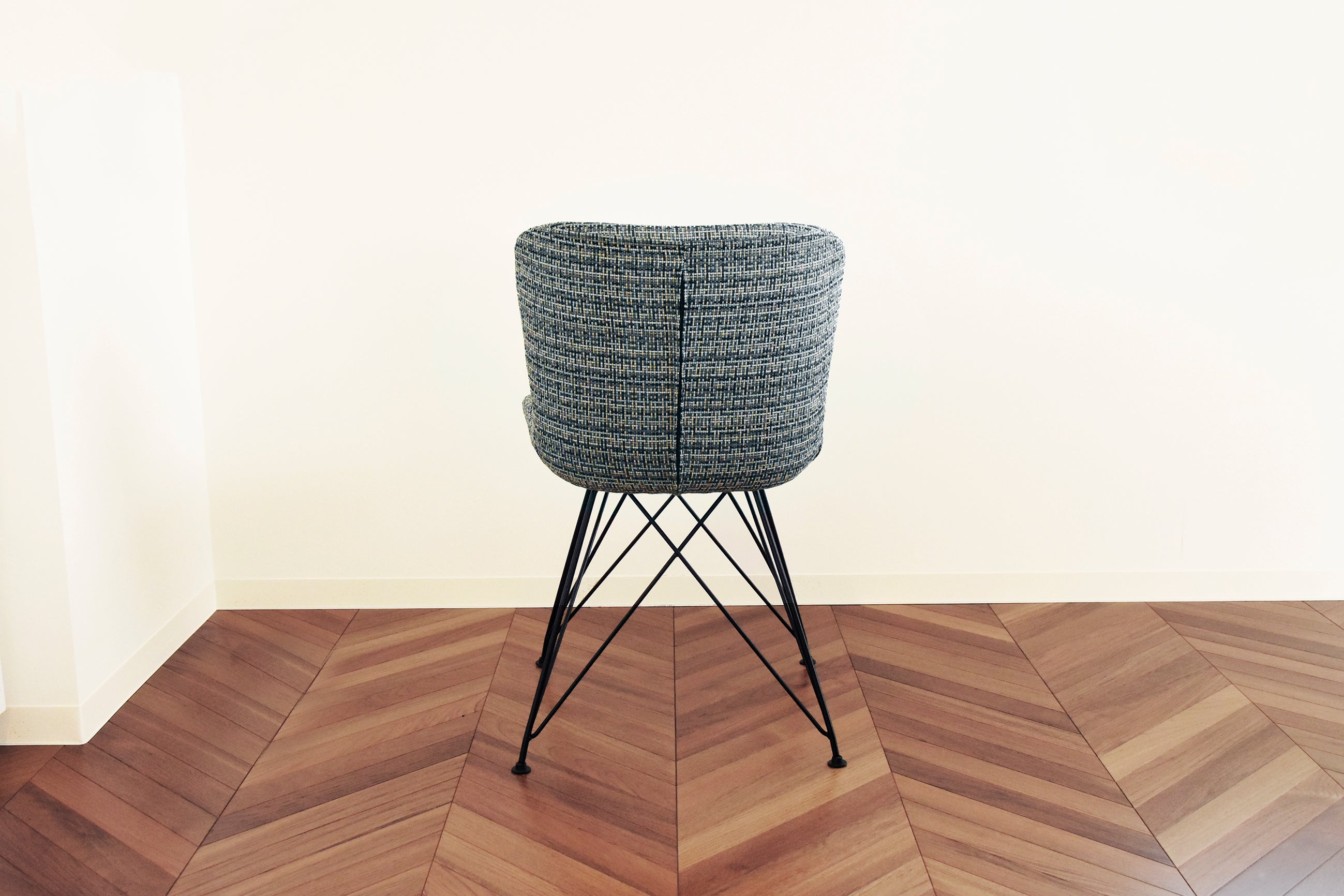 ダイニングチェア 幅470mm×奥行570m×高さ750mm×座面高455mm