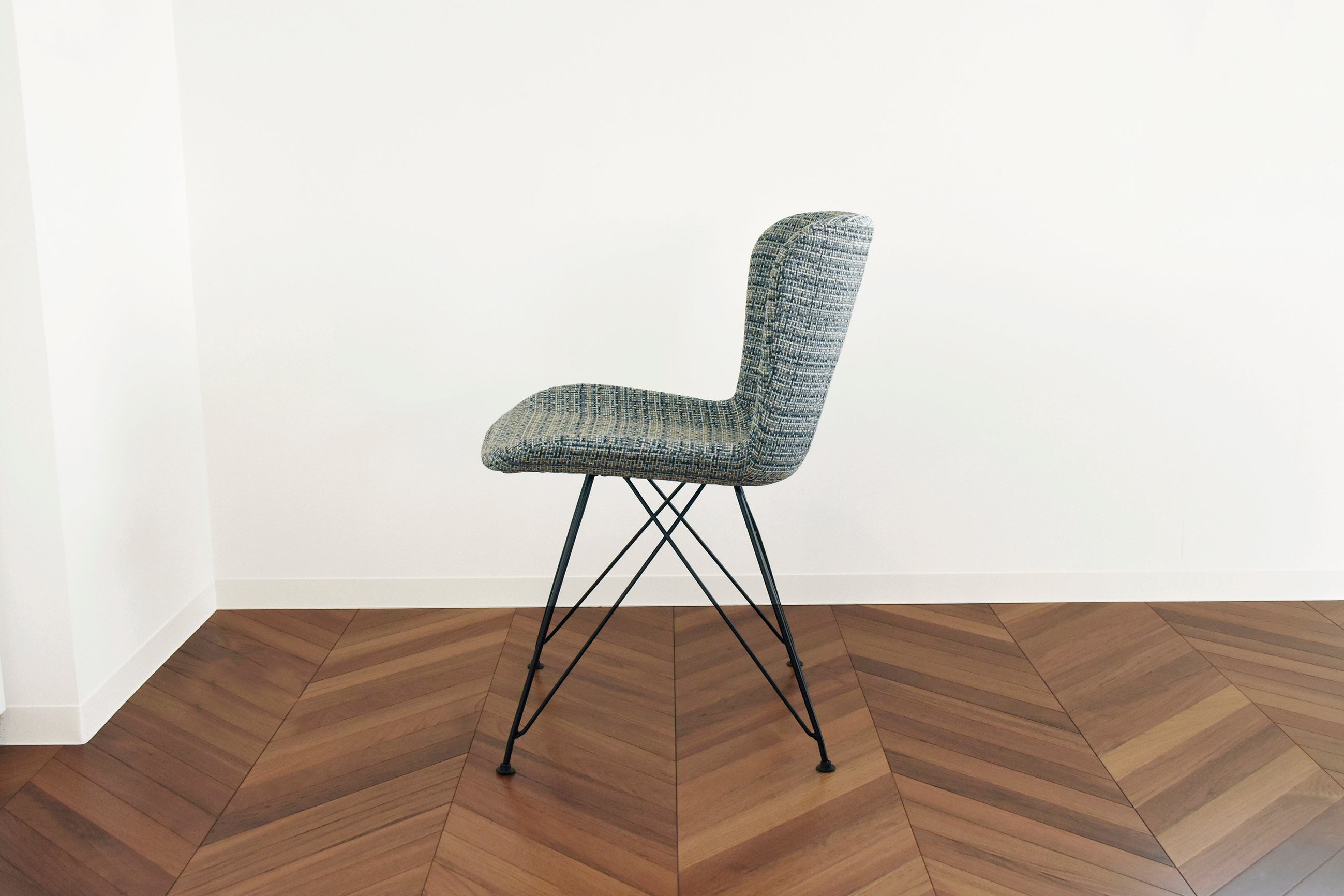 ダイニングチェア 幅470mm×奥行570m×高さ750mm×座面高455mm