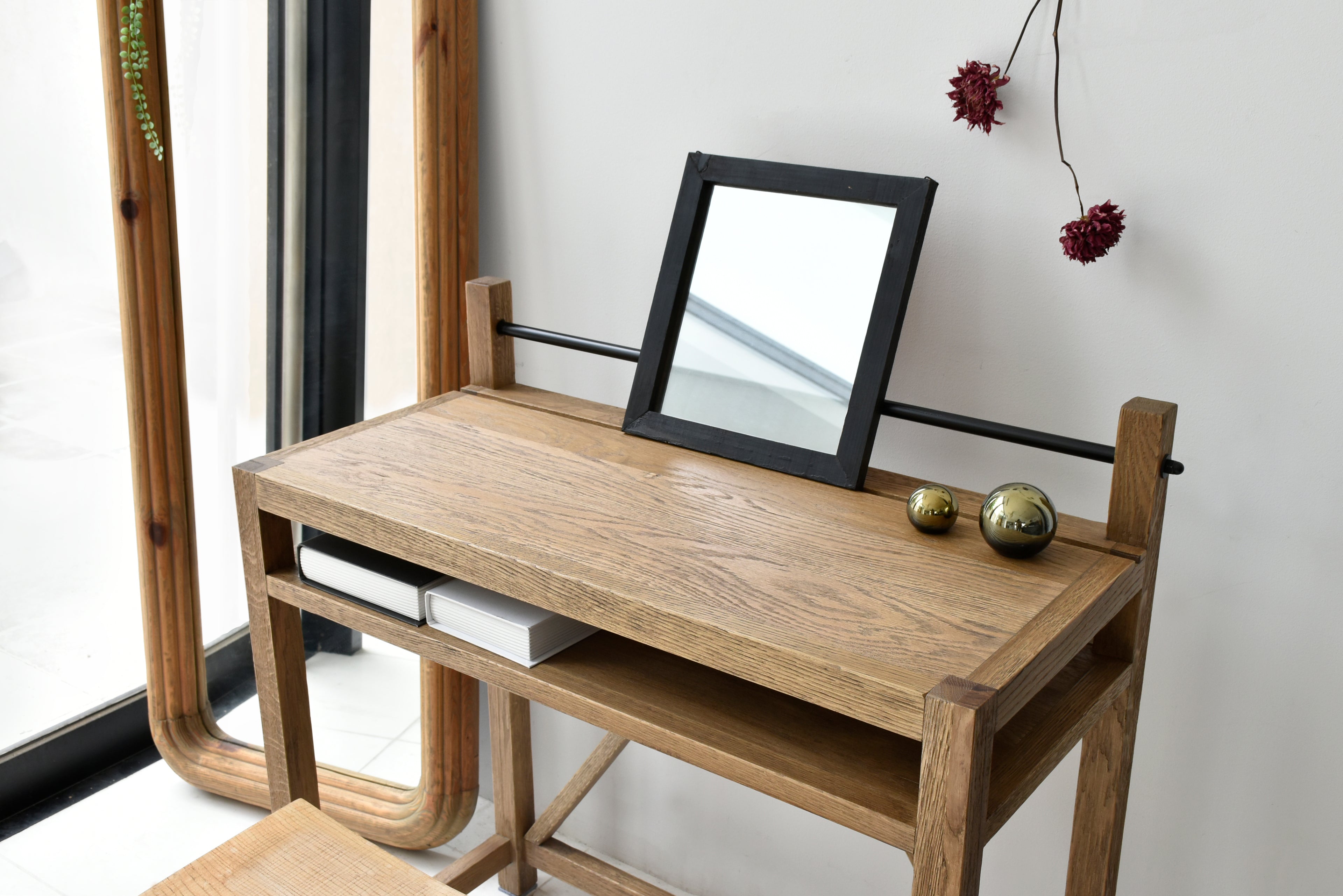 デスク 幅850mm×奥行400mm×高さ885mm