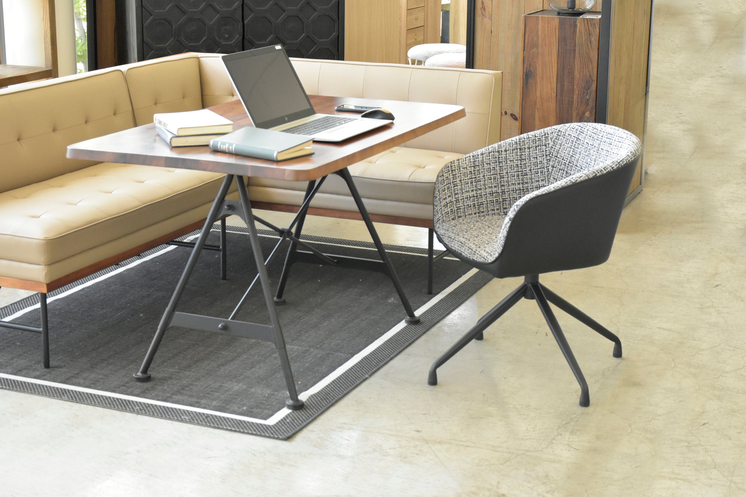 ダイニングチェア 幅560mm×奥行540mm×高さ710mm×座面高430mm - 【公式】allecore(アレコレ) 家具インテリア・生活雑貨のオンライン通販