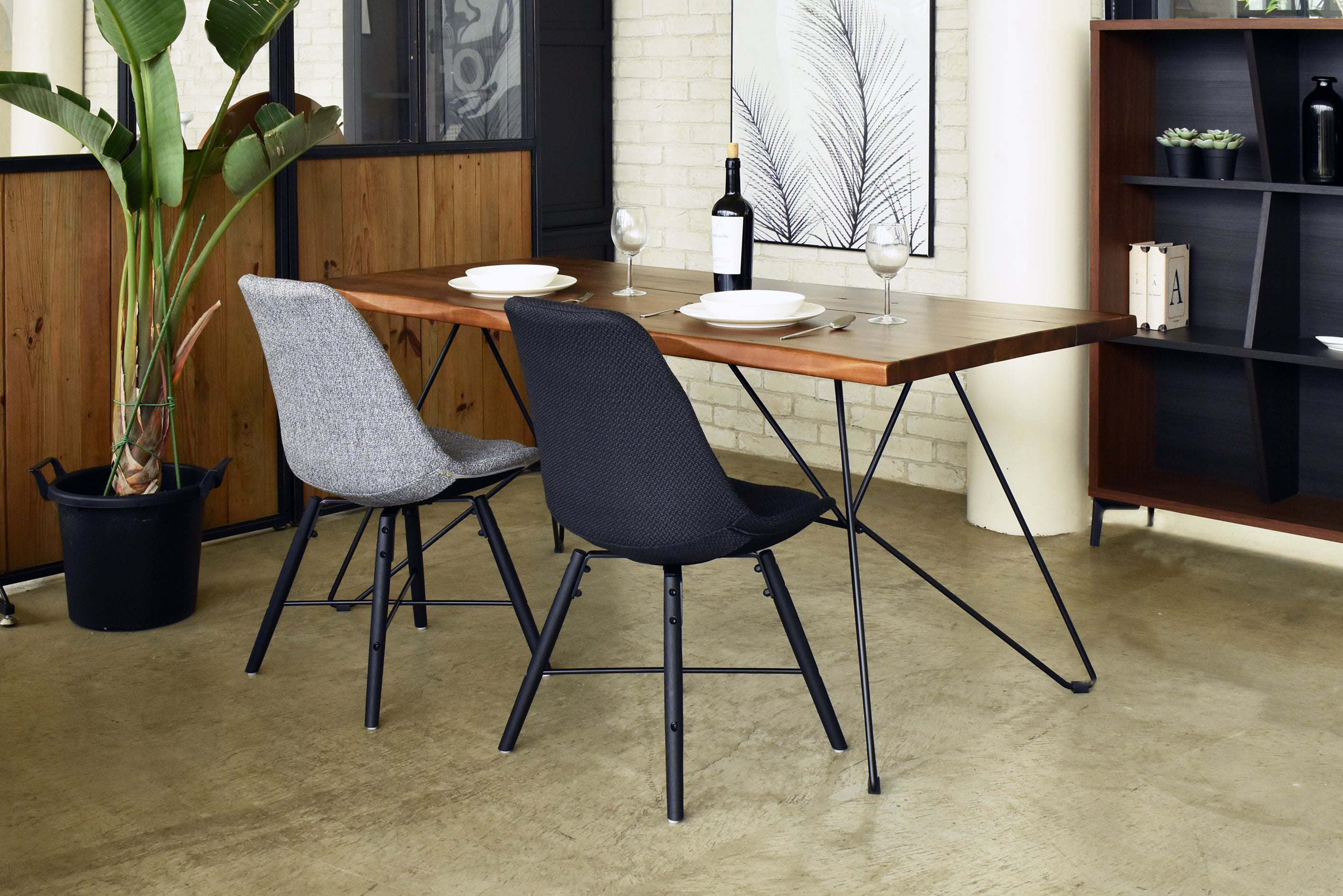 ダイニングチェア 幅490mm×奥行550mm×高さ805mm×座面高440mm