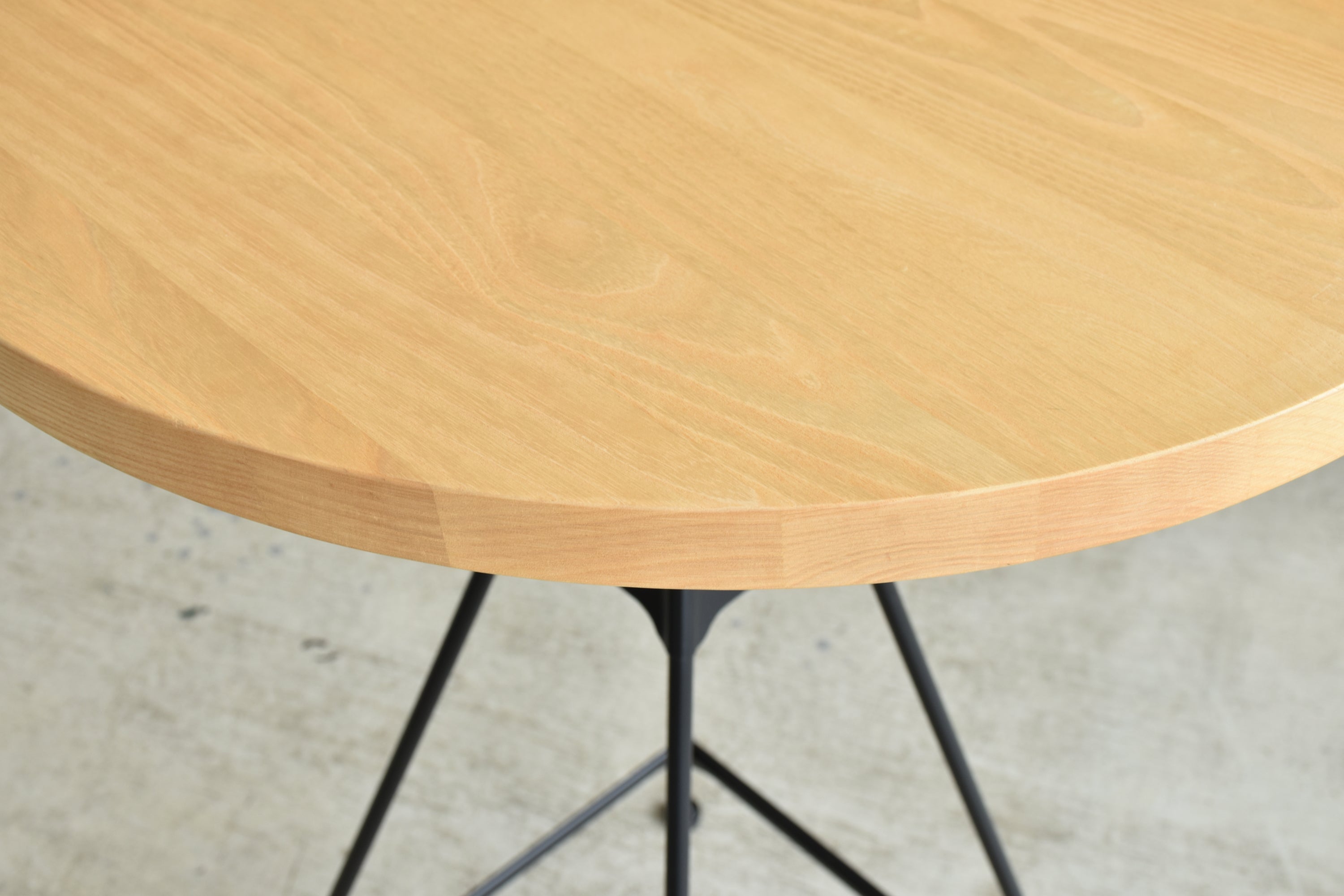 ハイテーブル 完成品 幅690mm×奥行690mm×高さ1080mm