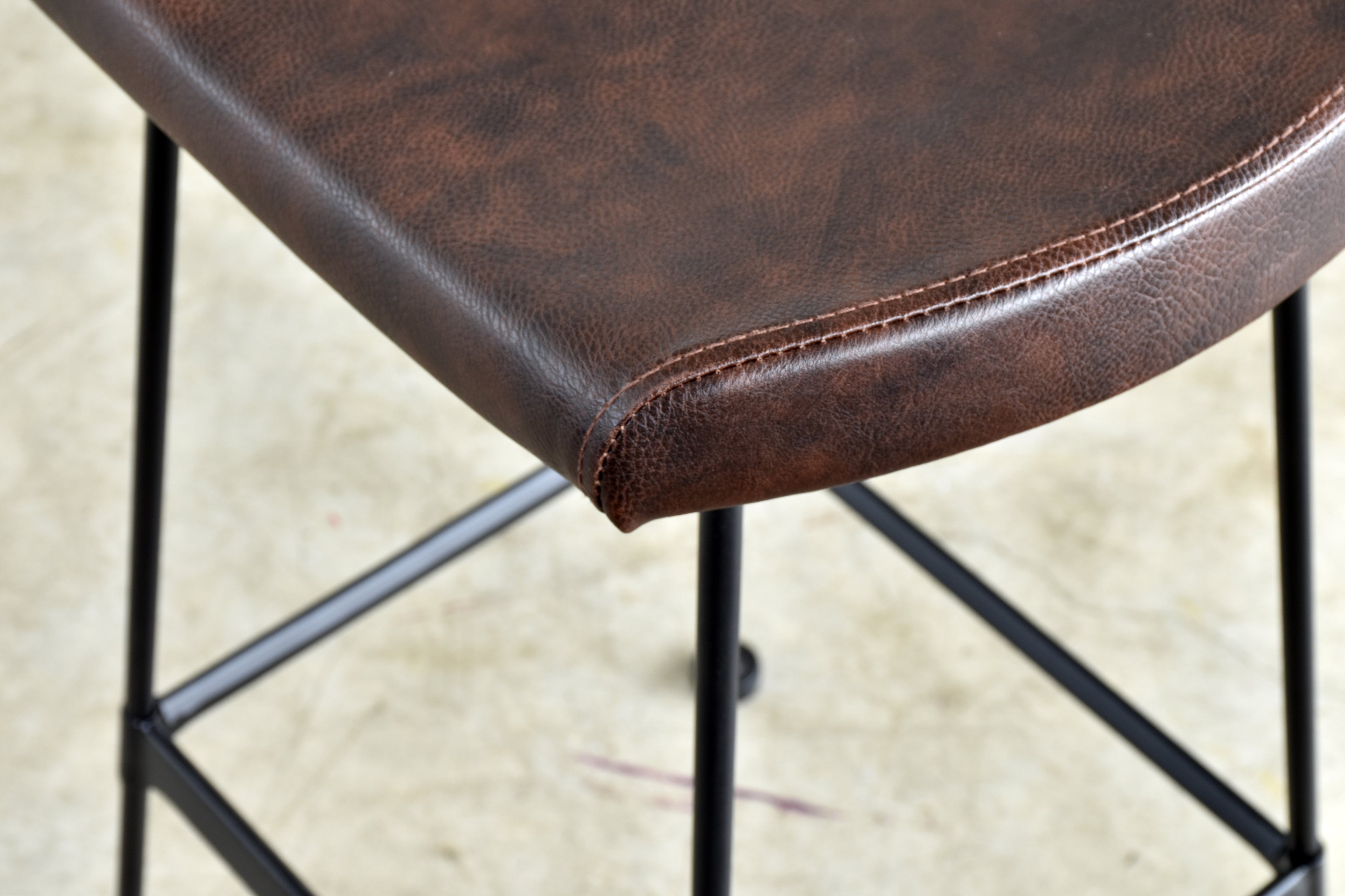 カウンターチェア 完成品 幅440mm×奥行410mm×高さ765mm×座面高750mm