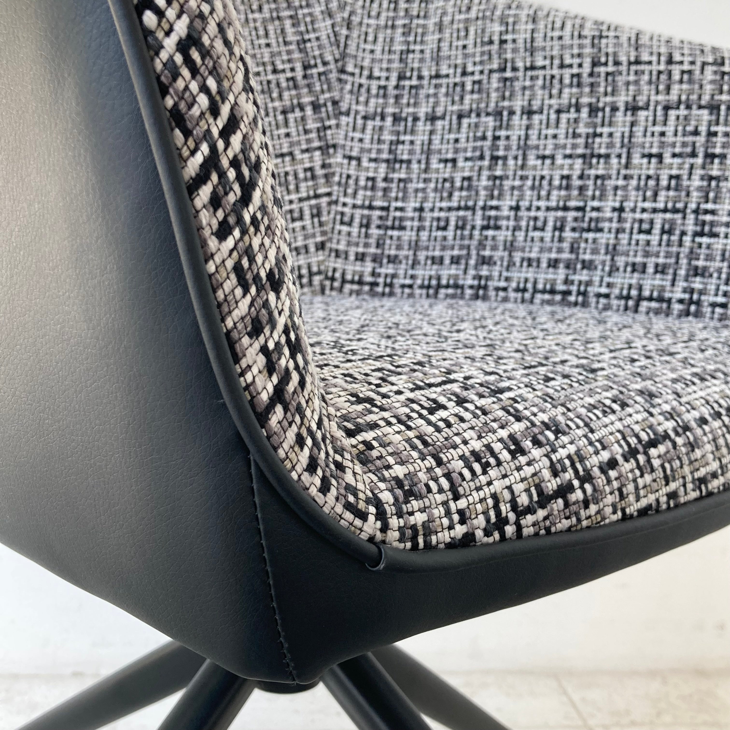 ダイニングチェア 幅560mm×奥行540mm×高さ710mm×座面高430mm - 【公式】allecore(アレコレ) 家具インテリア・生活雑貨のオンライン通販