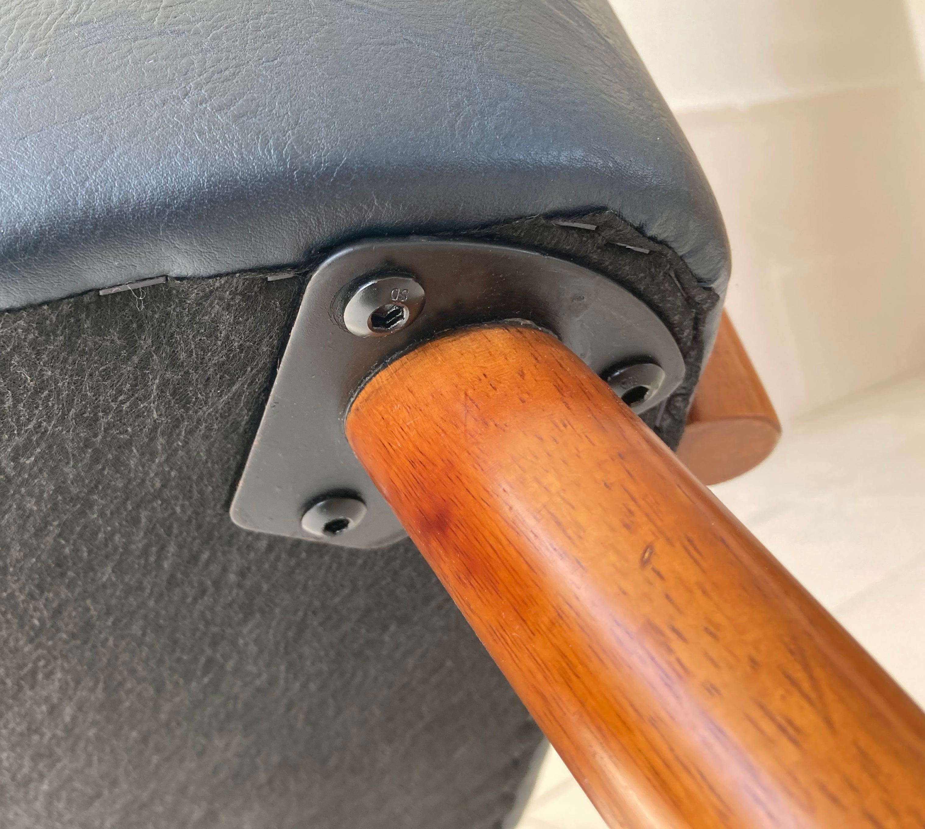 ヴィンテージ調レザーチェア 幅670mm×奥行750mm×高さ785mm×座面高455mm - 【公式】allecore(アレコレ) 家具インテリア・生活雑貨のオンライン通販