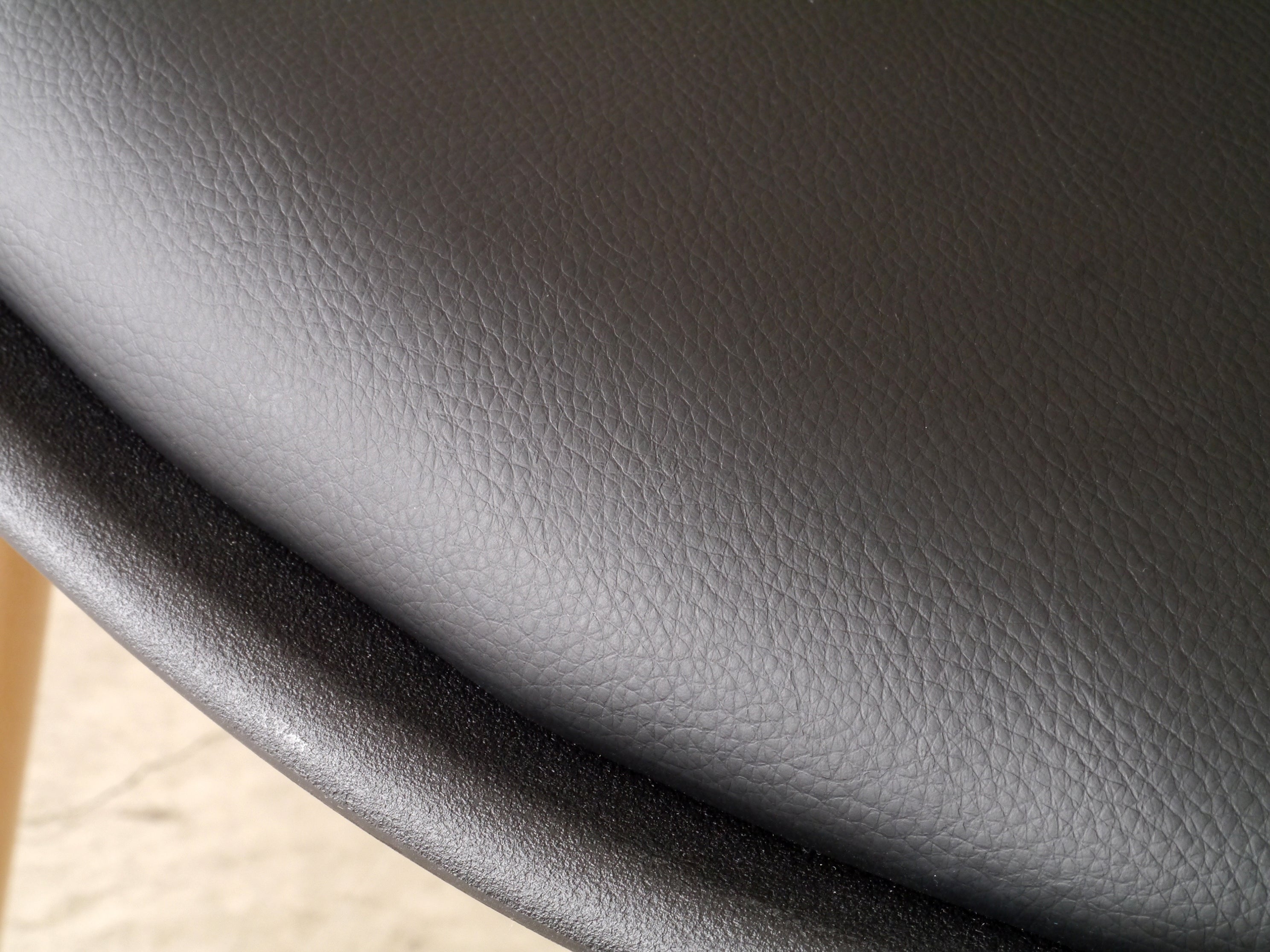 ダイニングチェア 幅485mm×奥行525mm×高さ840mm×座面高475mm