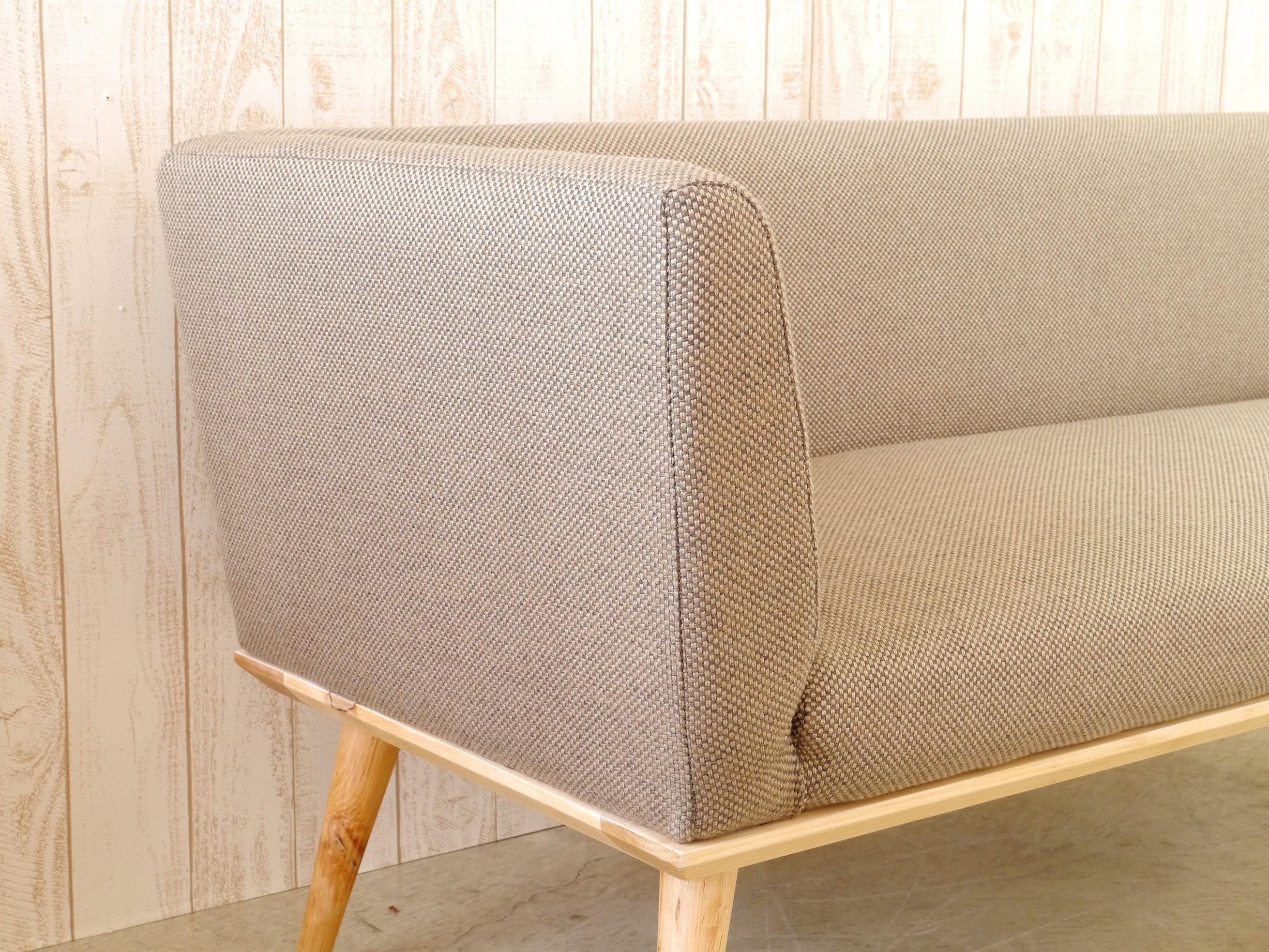 ソファ Rタイプ 幅1420mm×奥行610mm×高さ660mm×座面高40mm