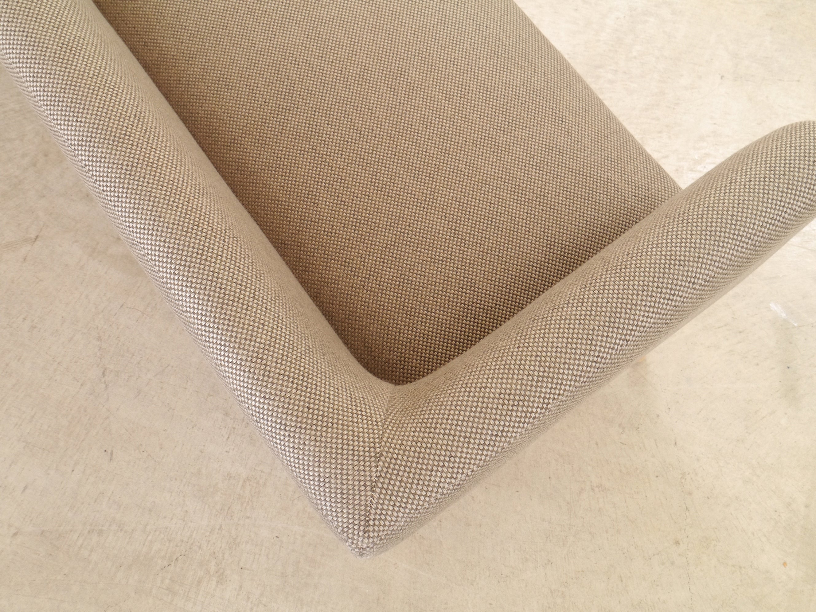 ソファ Rタイプ 幅1420mm×奥行610mm×高さ660mm×座面高40mm