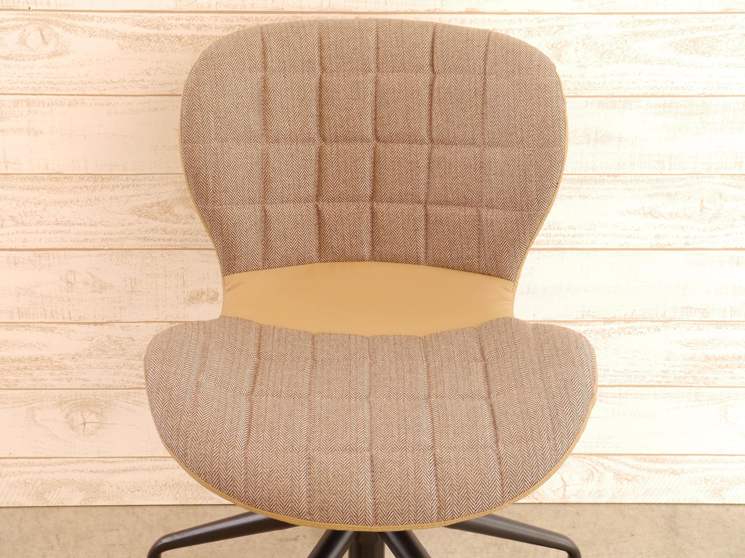 オフィスチェア 椅子 幅570mm×奥行570mm×高さ710~790mm