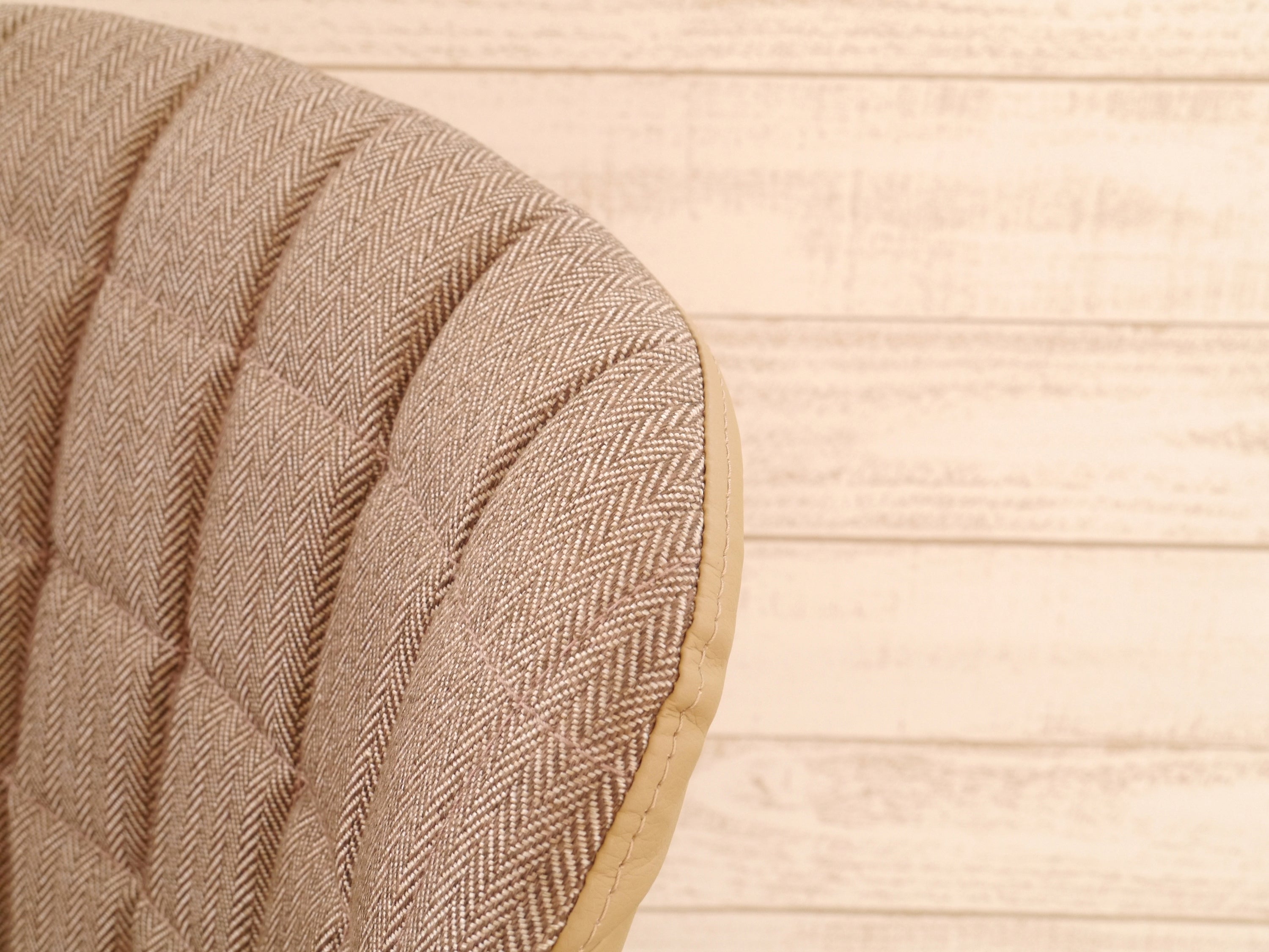 オフィスチェア 椅子 幅570mm×奥行570mm×高さ710~790mm