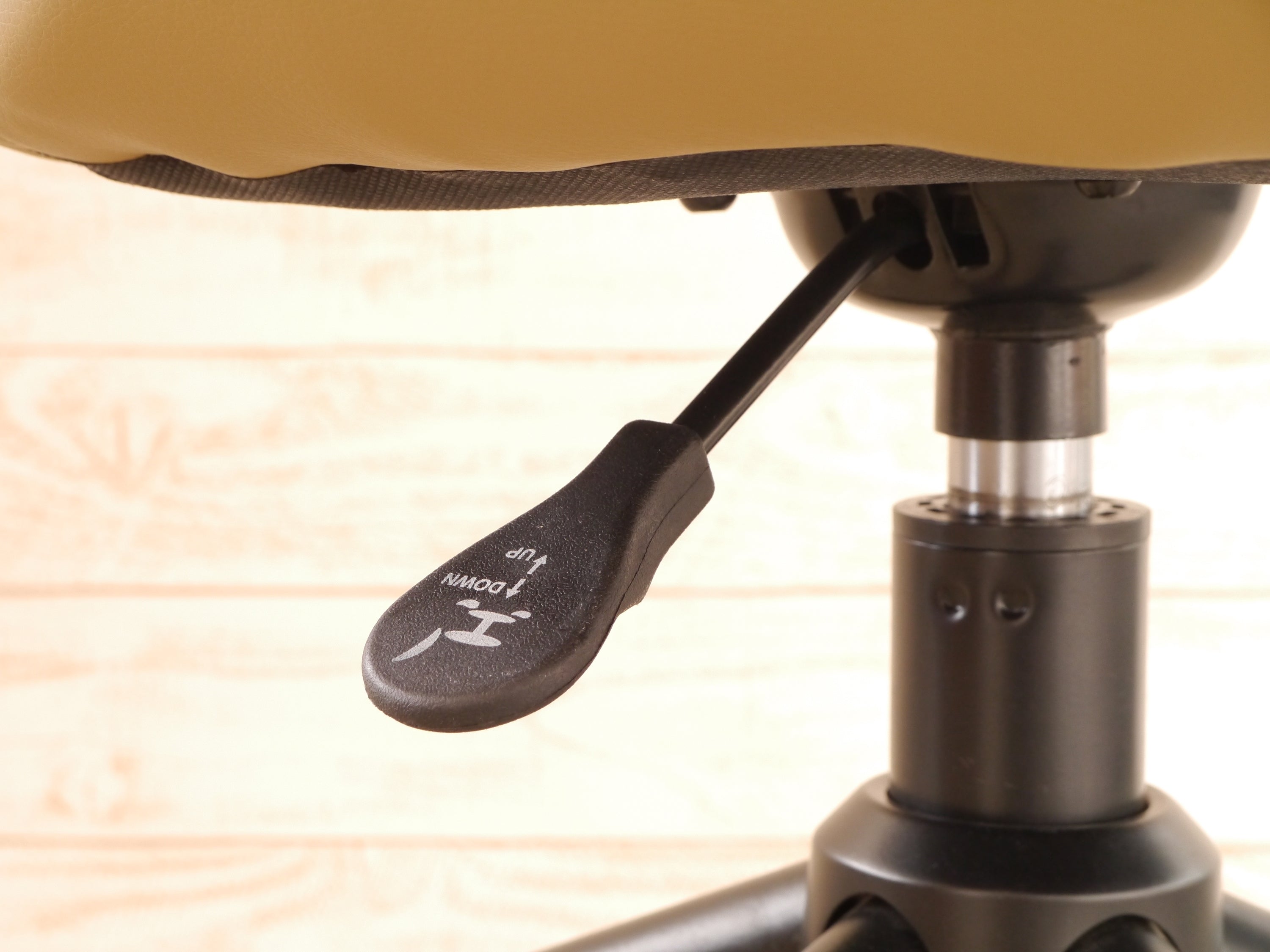 オフィスチェア 椅子 幅570mm×奥行570mm×高さ710~790mm