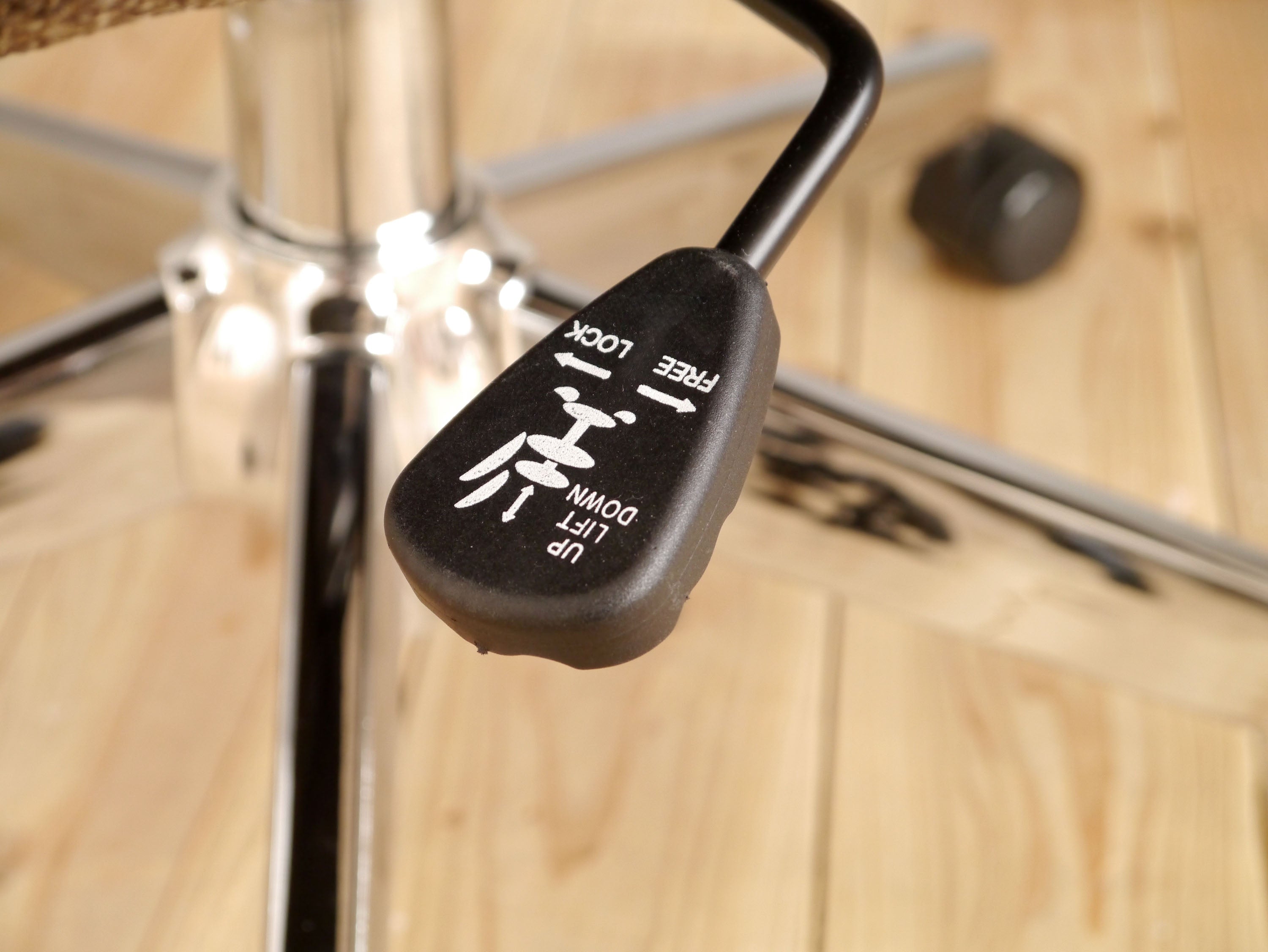 オフィスチェア 幅670mm×奥行670mm×高さ1040~1120mm×座面高390~470mm - 【公式】allecore(アレコレ) 家具インテリア・生活雑貨のオンライン通販