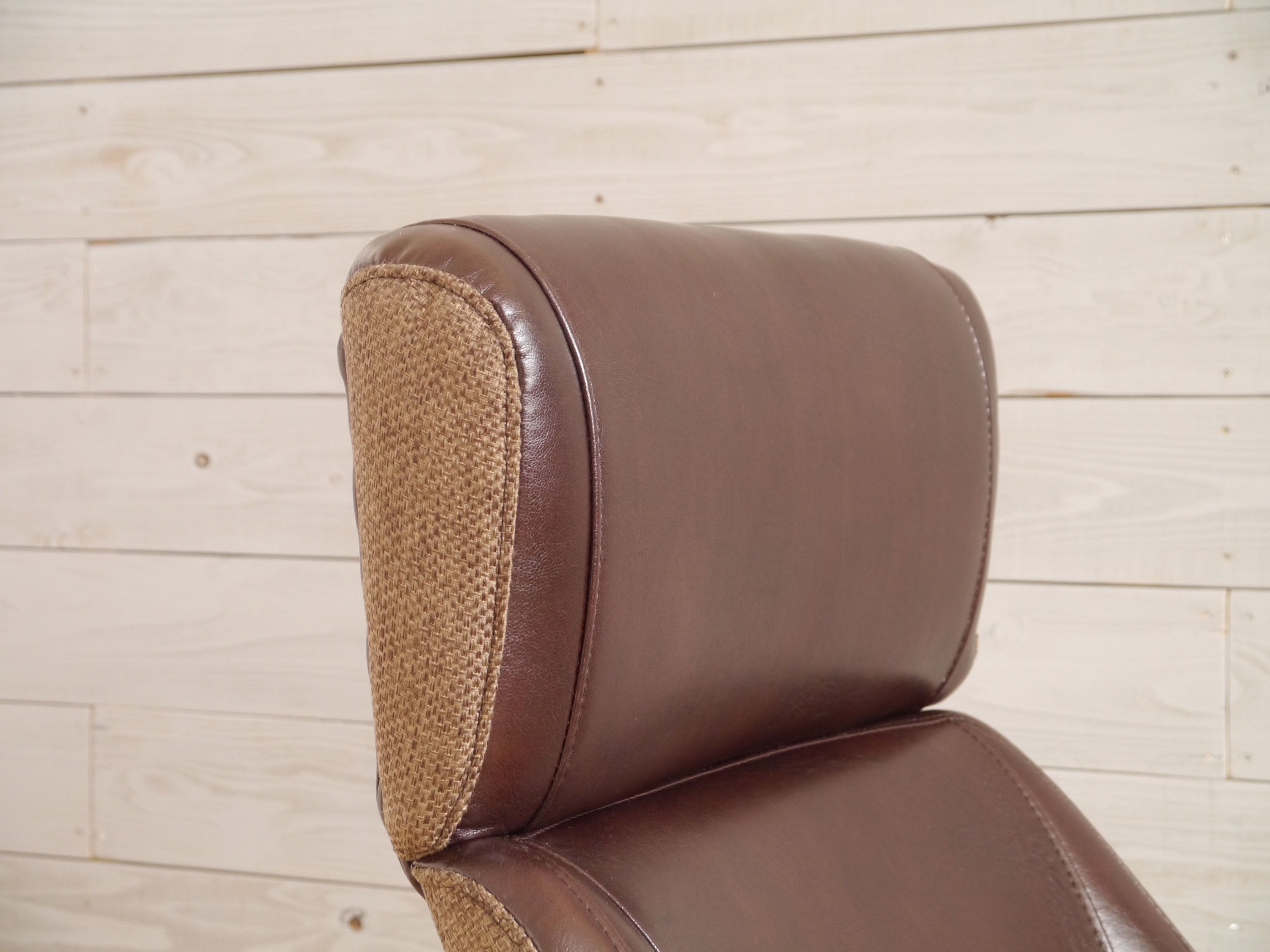 オフィスチェア 幅670mm×奥行670mm×高さ1040~1120mm×座面高390~470mm - 【公式】allecore(アレコレ) 家具インテリア・生活雑貨のオンライン通販