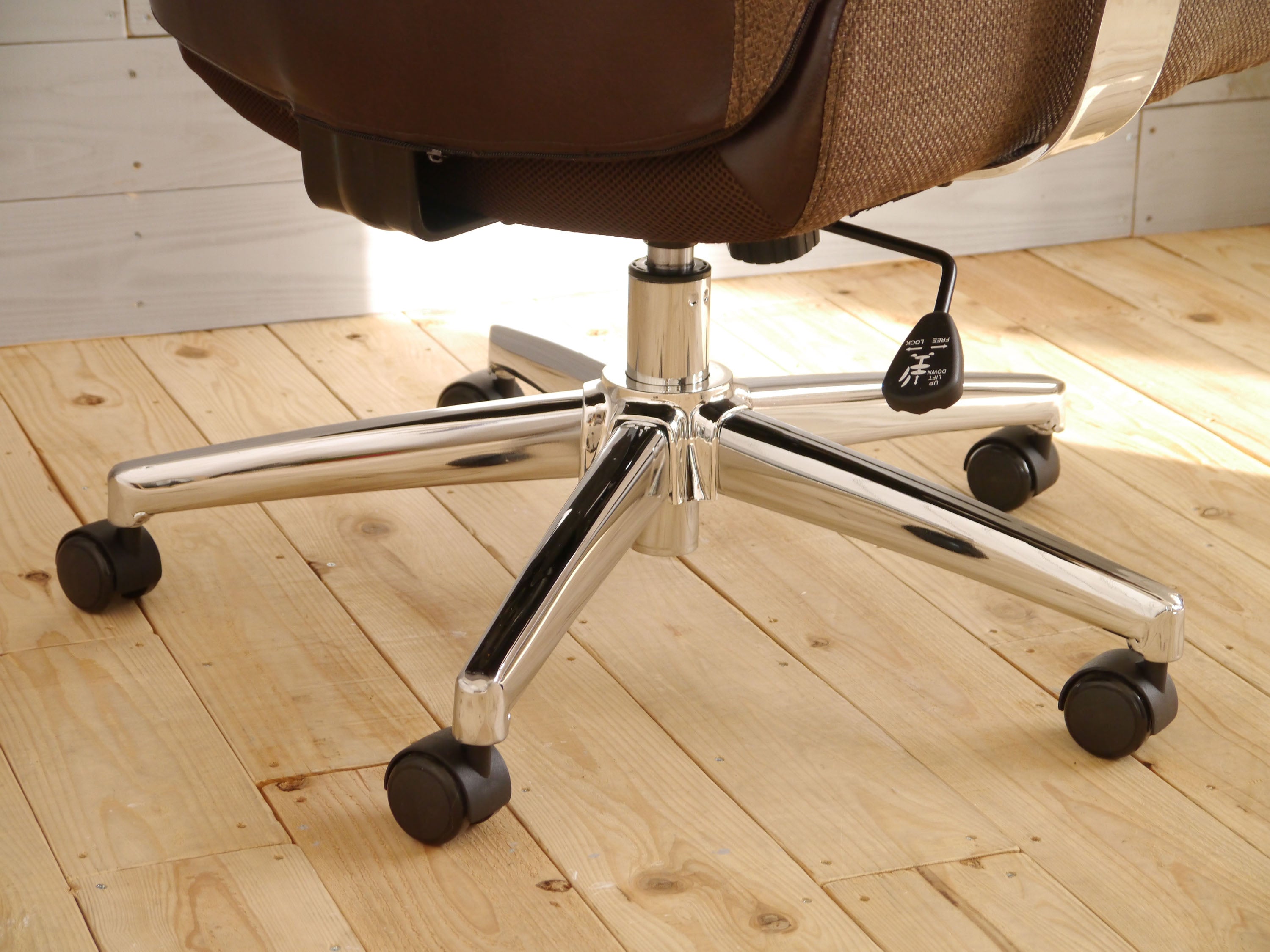 オフィスチェア 幅670mm×奥行670mm×高さ1040~1120mm×座面高390~470mm - 【公式】allecore(アレコレ) 家具インテリア・生活雑貨のオンライン通販