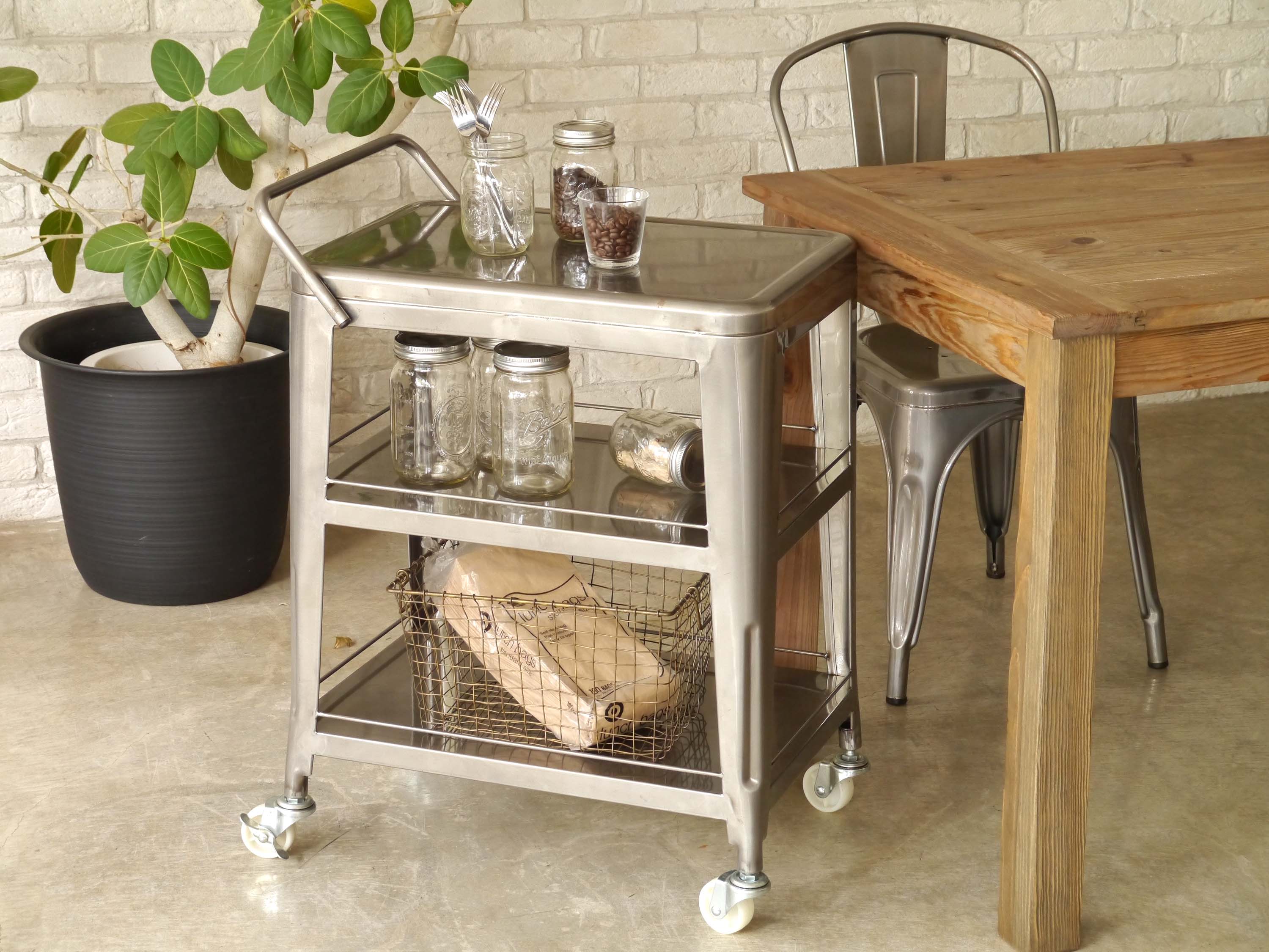 ワゴン 幅660mm×奥行420mm×高さ820mm