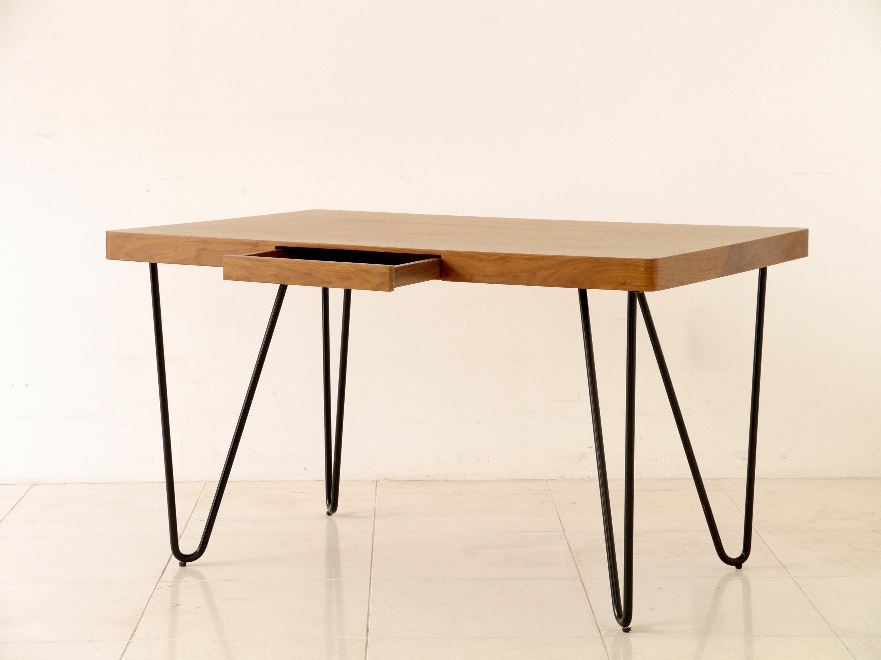 ダイニングテーブル 幅1150mm×奥行730mm×高さ660mm - 【公式】allecore(アレコレ) 家具インテリア・生活雑貨のオンライン通販