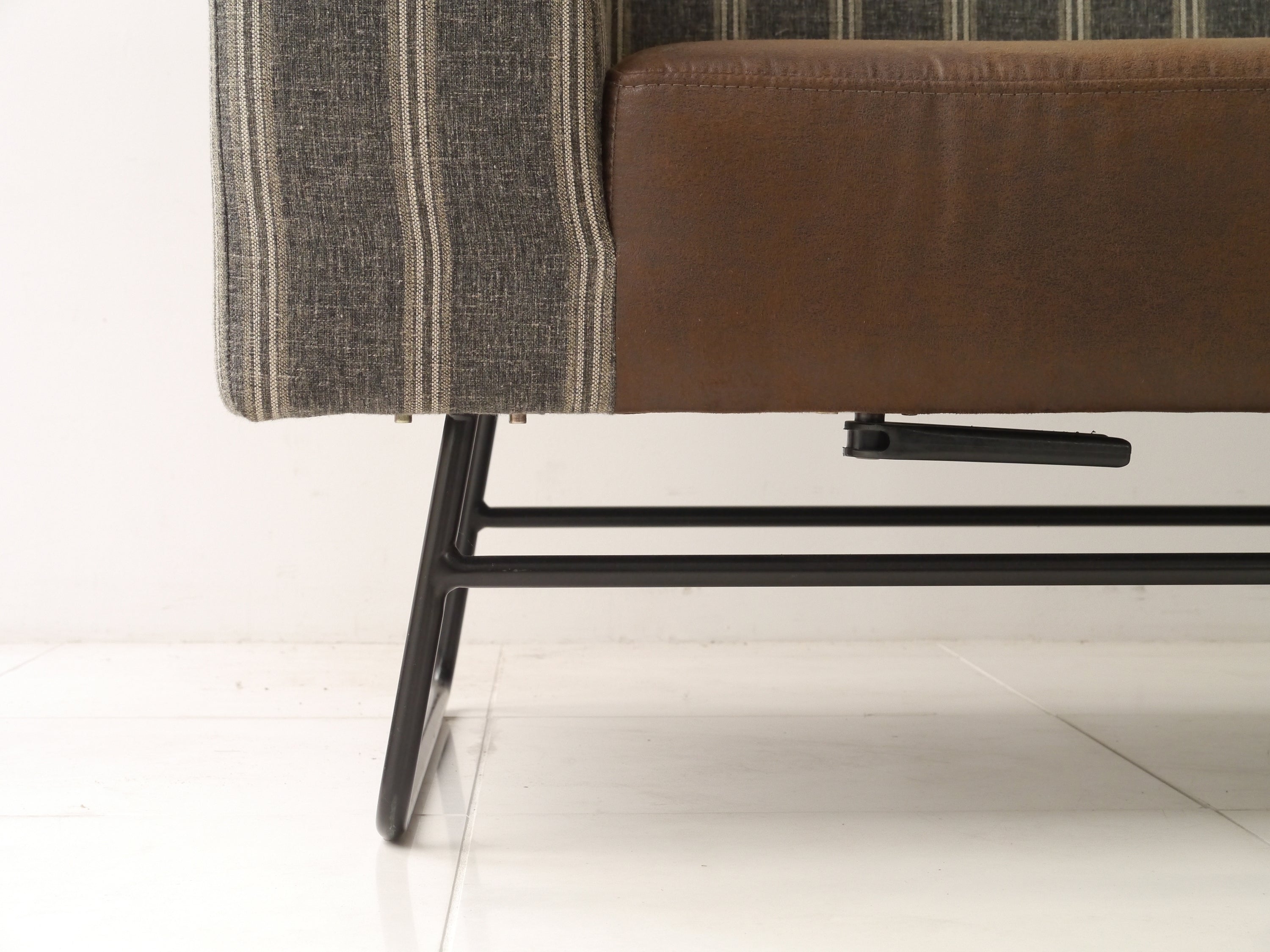 カウチソファ 幅1400mm×奥行640mm×高さ700mm×座面高410mm - 【公式】allecore(アレコレ) 家具インテリア・生活雑貨のオンライン通販