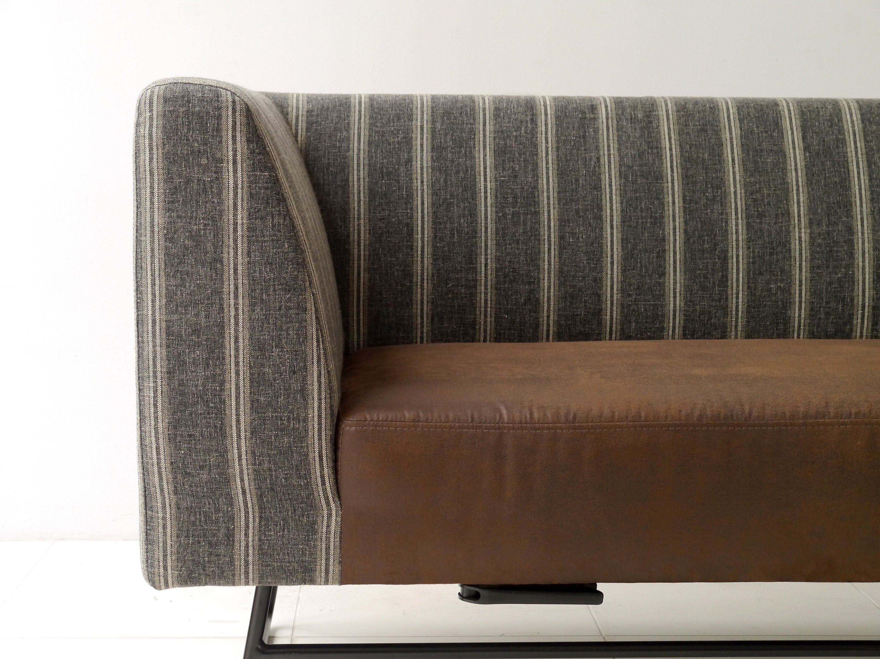 カウチソファ 幅1400mm×奥行640mm×高さ700mm×座面高410mm - 【公式】allecore(アレコレ) 家具インテリア・生活雑貨のオンライン通販