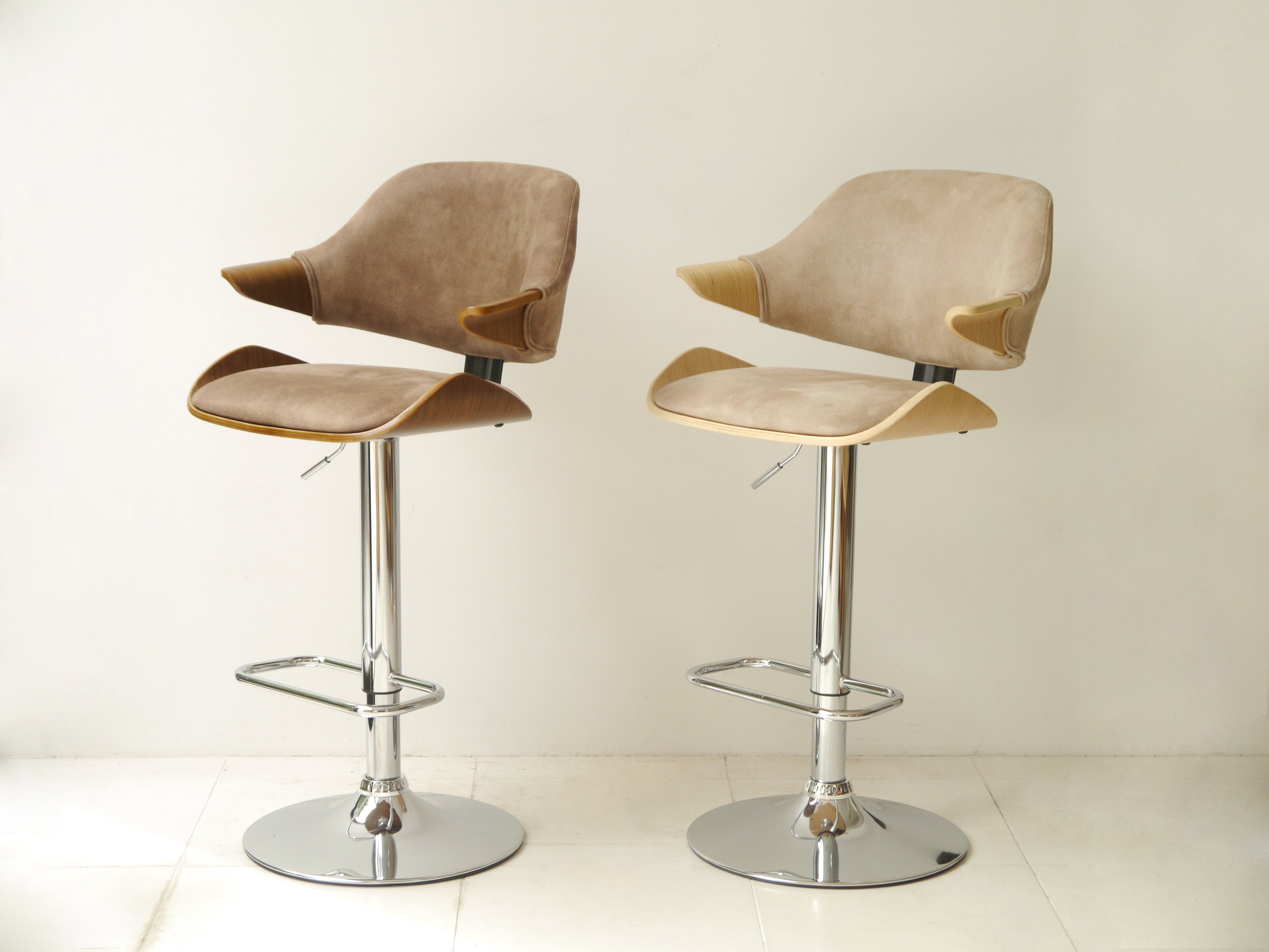 ハイチェア 一人掛け 幅560mm×奥行510mm×高さ900~1120mm×座面高620~840mm