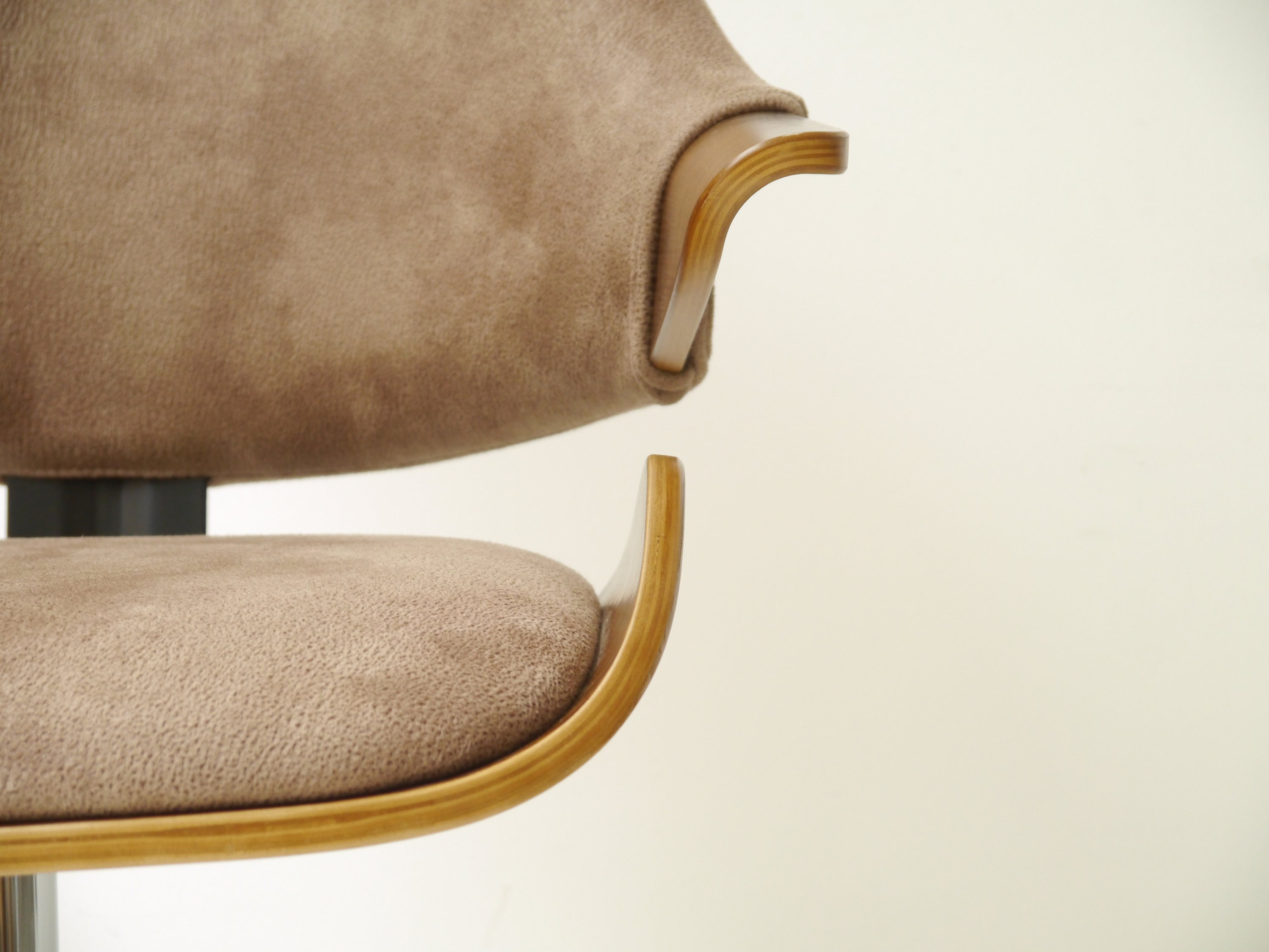 ハイチェア 一人掛け 幅560mm×奥行510mm×高さ900~1120mm×座面高620~840mm