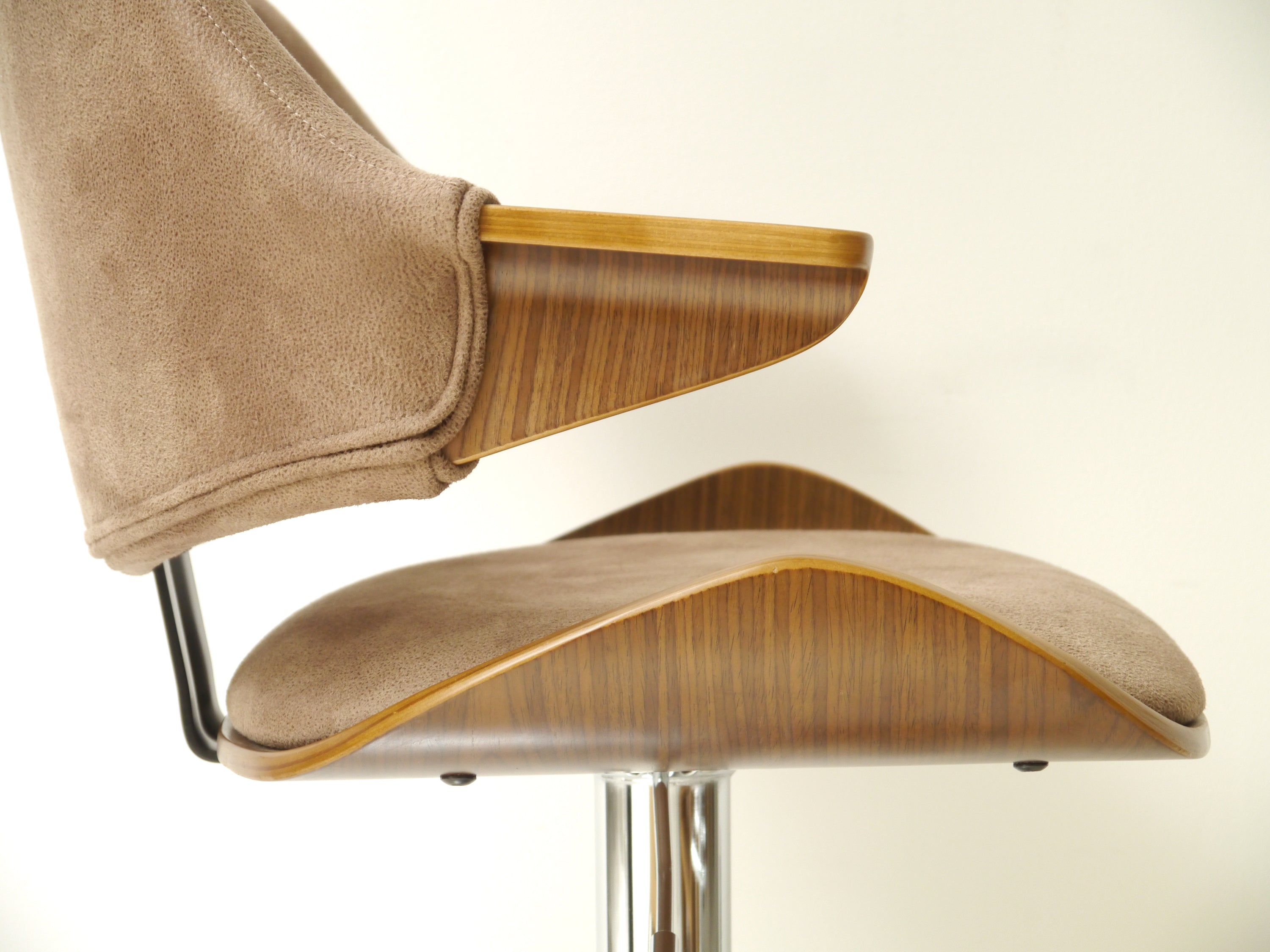 ハイチェア 一人掛け 幅560mm×奥行510mm×高さ900~1120mm×座面高620~840mm