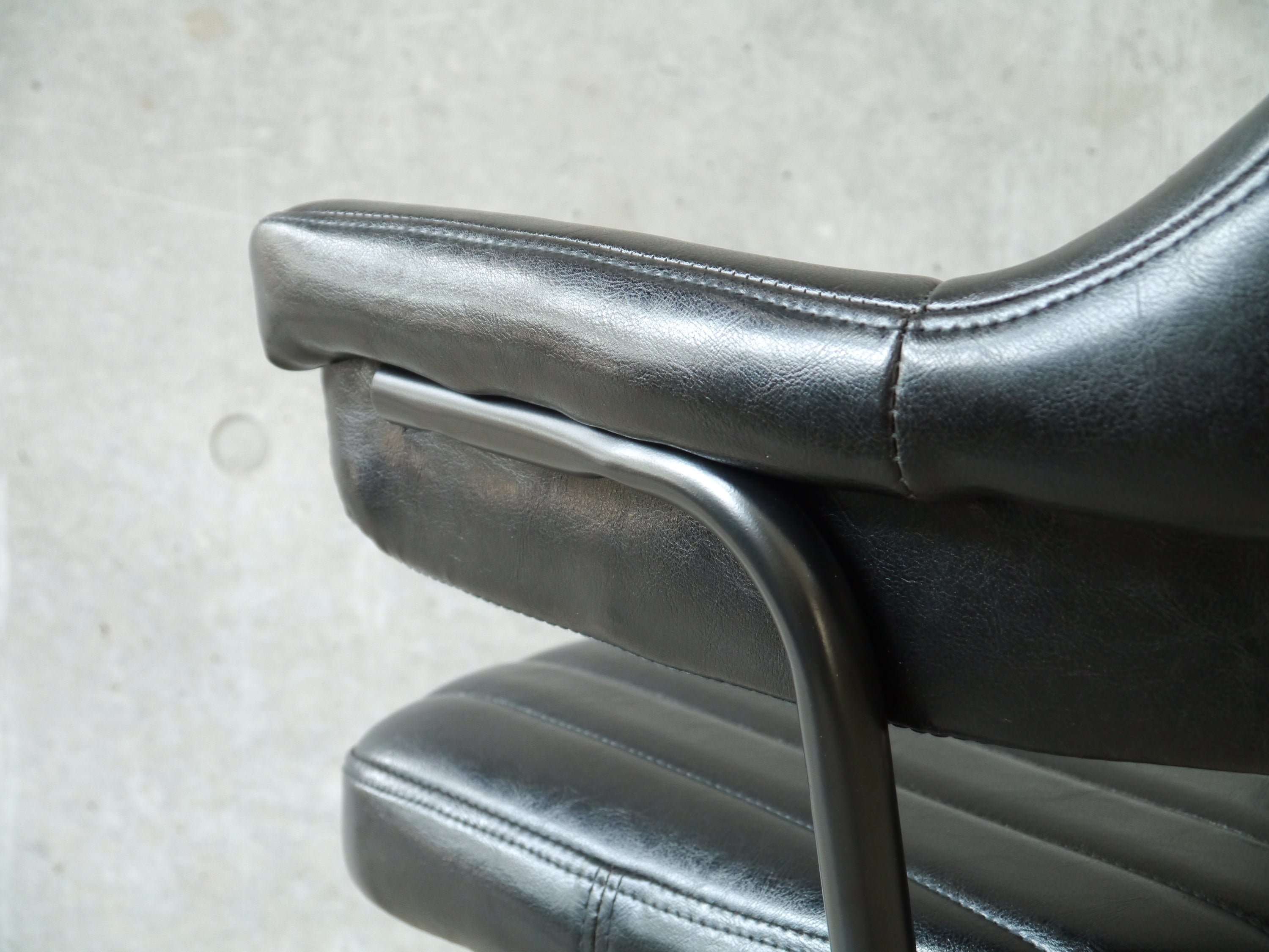 オフィスチェア 幅560mm× 奥行610mm×高さ760~860mm×座面高450~550mm - 【公式】allecore(アレコレ) 家具インテリア・生活雑貨のオンライン通販