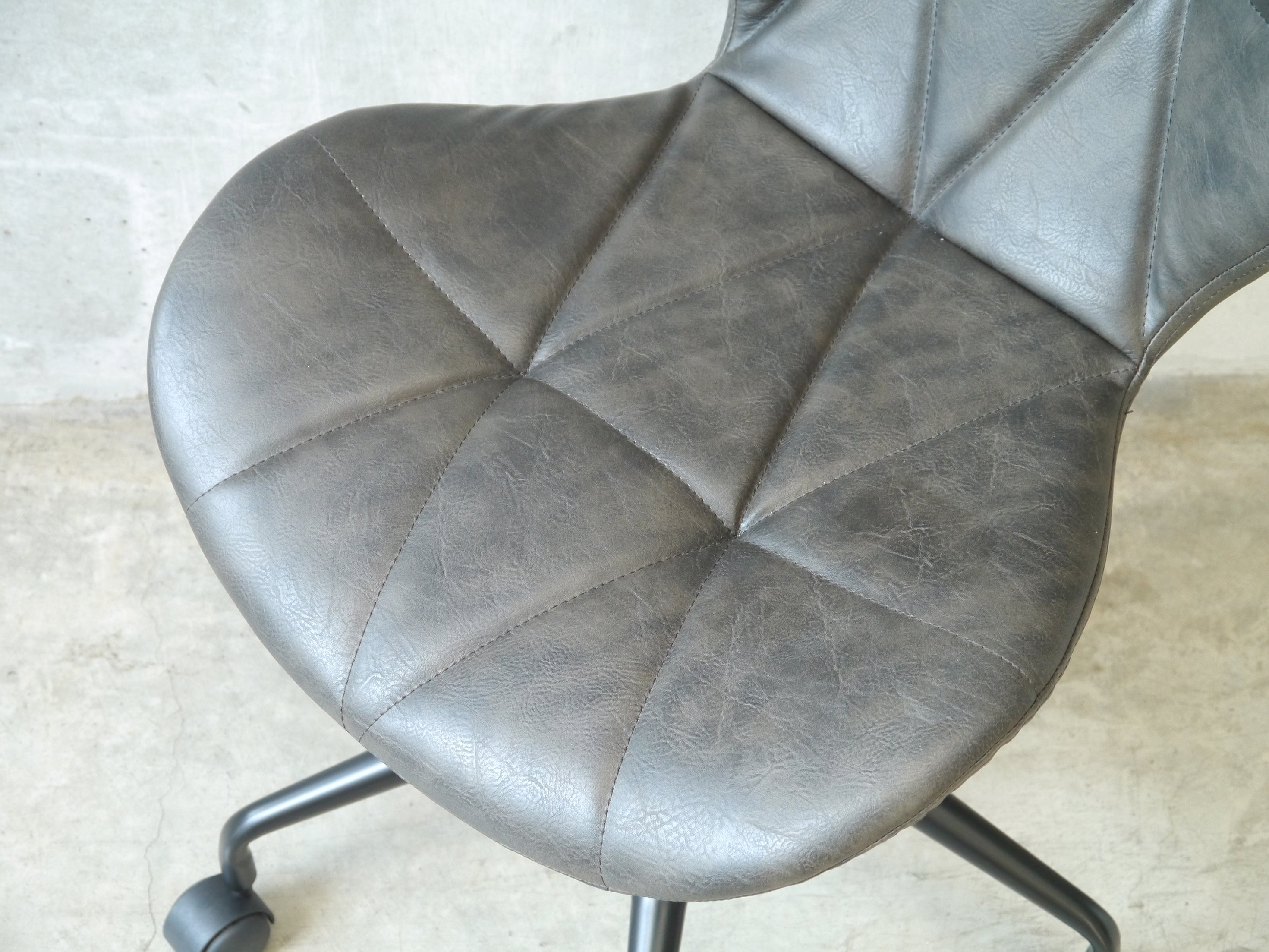 オフィスチェア 幅57×奥行き57×高さ79cm - 【公式】allecore(アレコレ) 家具インテリア・生活雑貨のオンライン通販