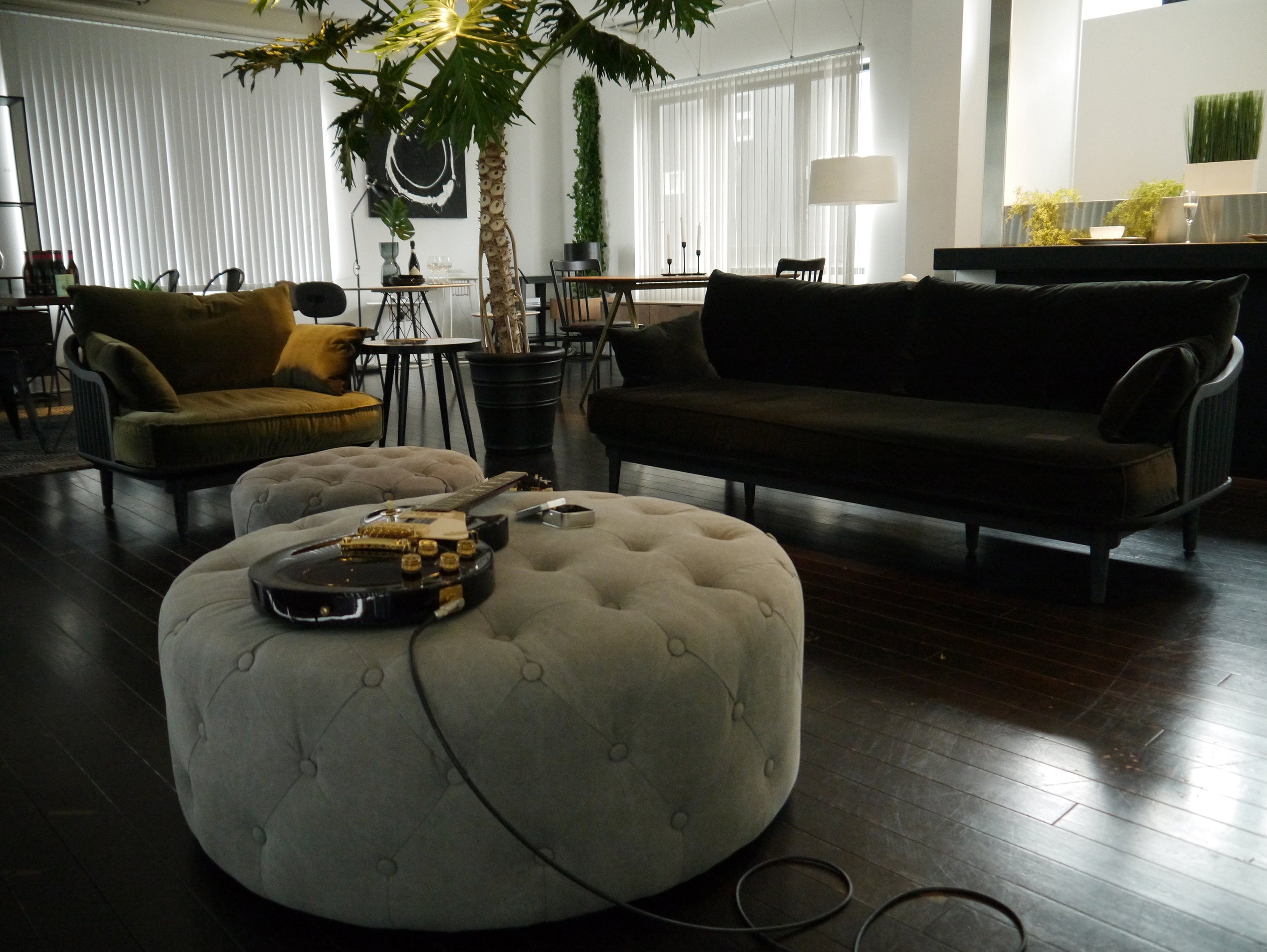 ソファ 3人掛け 完成品 幅2000mm×奥行840mm×高さ800mm・床から座面380mm