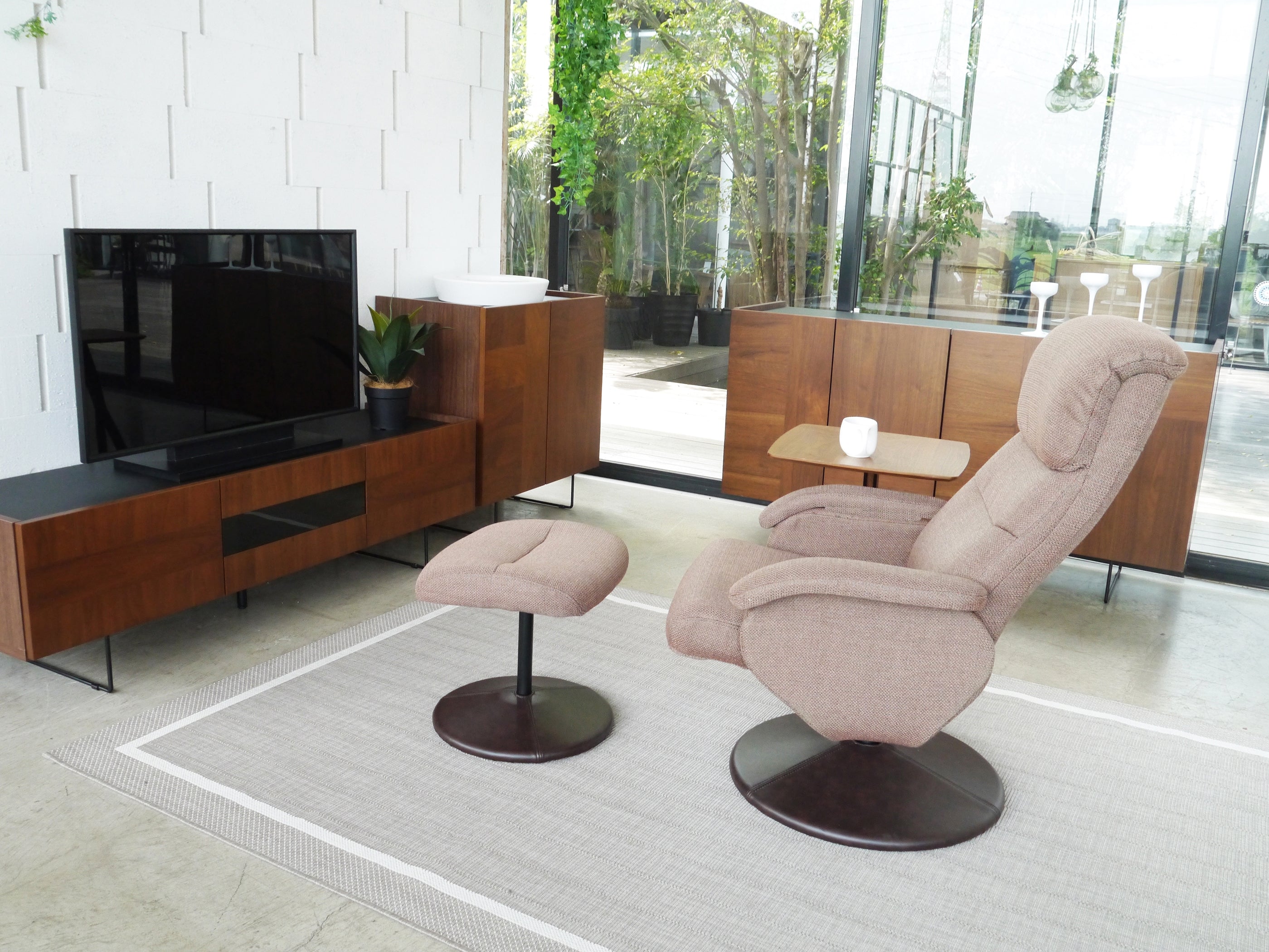 オットマン付きリクライニングパーソナルチェア 幅695mm×奥行800~1075mm×高さ850~990mm×座面高420~450mm - 【公式】allecore(アレコレ) 家具インテリア・生活雑貨のオンライン通販