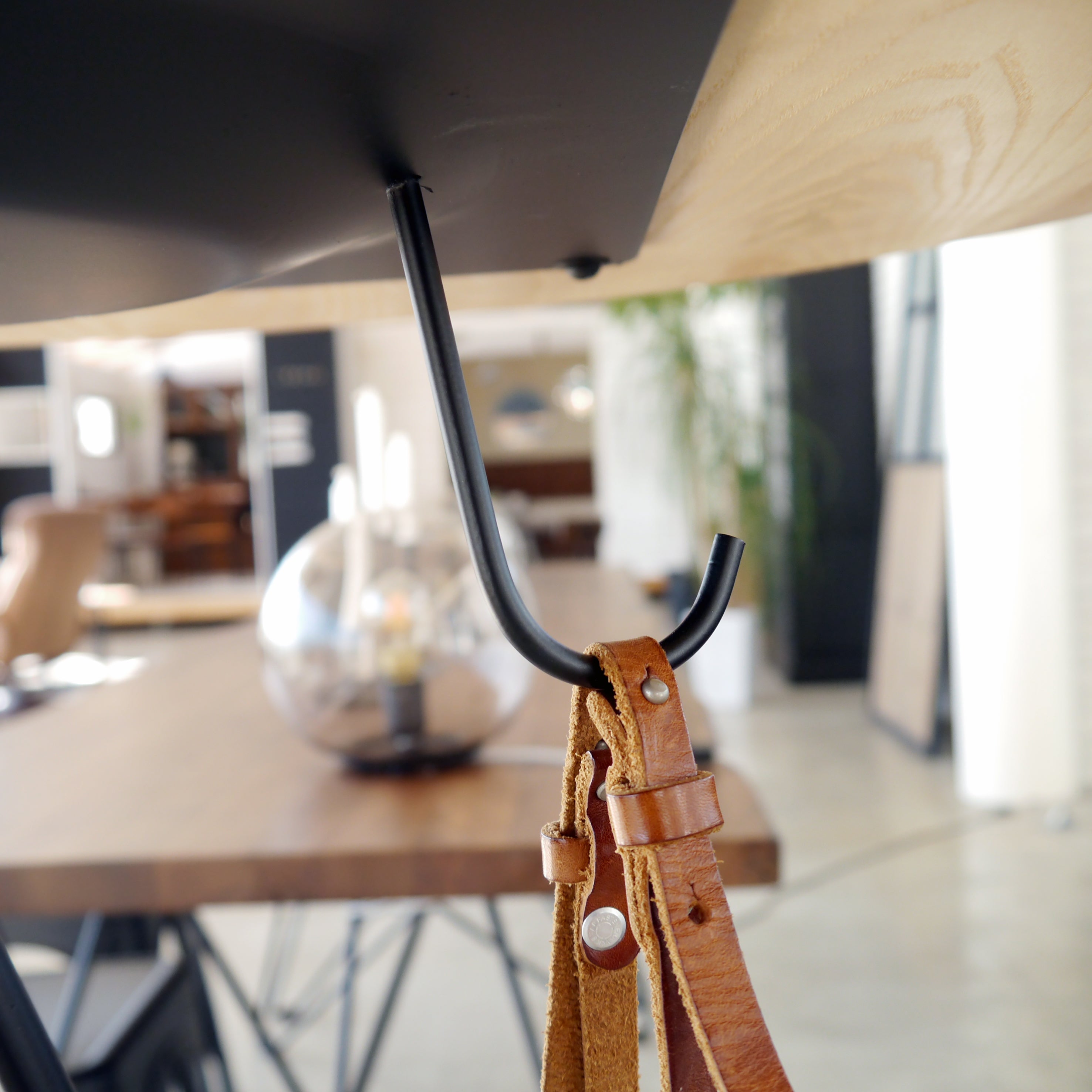 ハイテーブル 完成品 幅690mm×奥行690mm×高さ1080mm