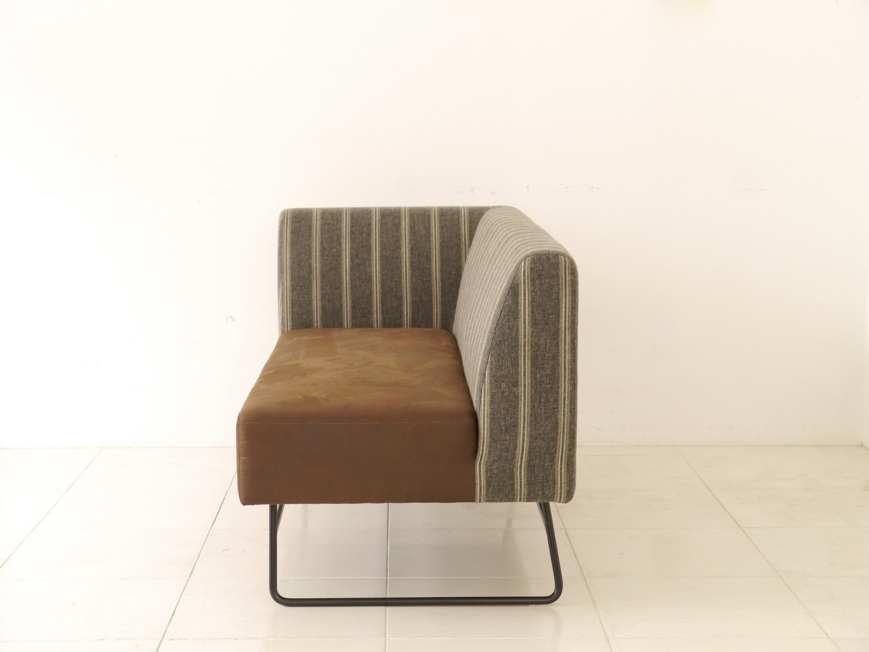 カウチソファ 幅1400mm×奥行640mm×高さ700mm×座面高410mm - 【公式】allecore(アレコレ) 家具インテリア・生活雑貨のオンライン通販