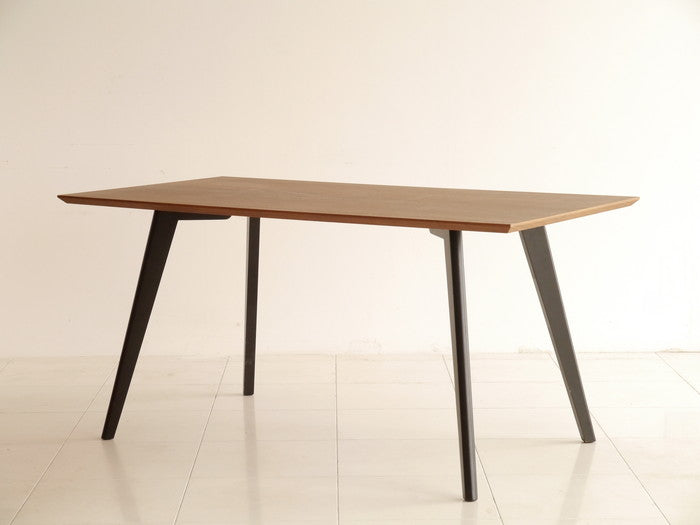 ダイニングテーブル 幅1500mm×奥行800mm×高さ725mm