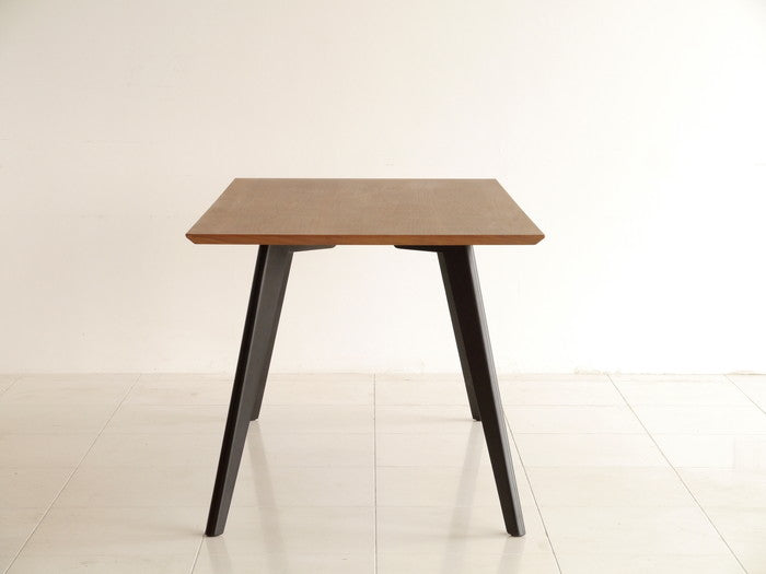 ダイニングテーブル 幅1500mm×奥行800mm×高さ725mm