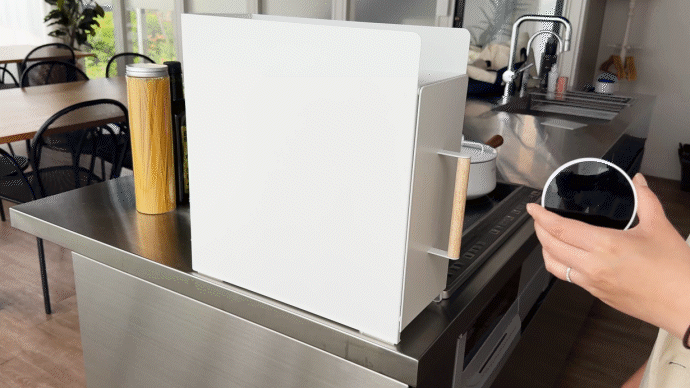 【新商品】隠して魅せる、北欧風 調味料ラック スリム 木製 ハンドル 静音スライドレール採用